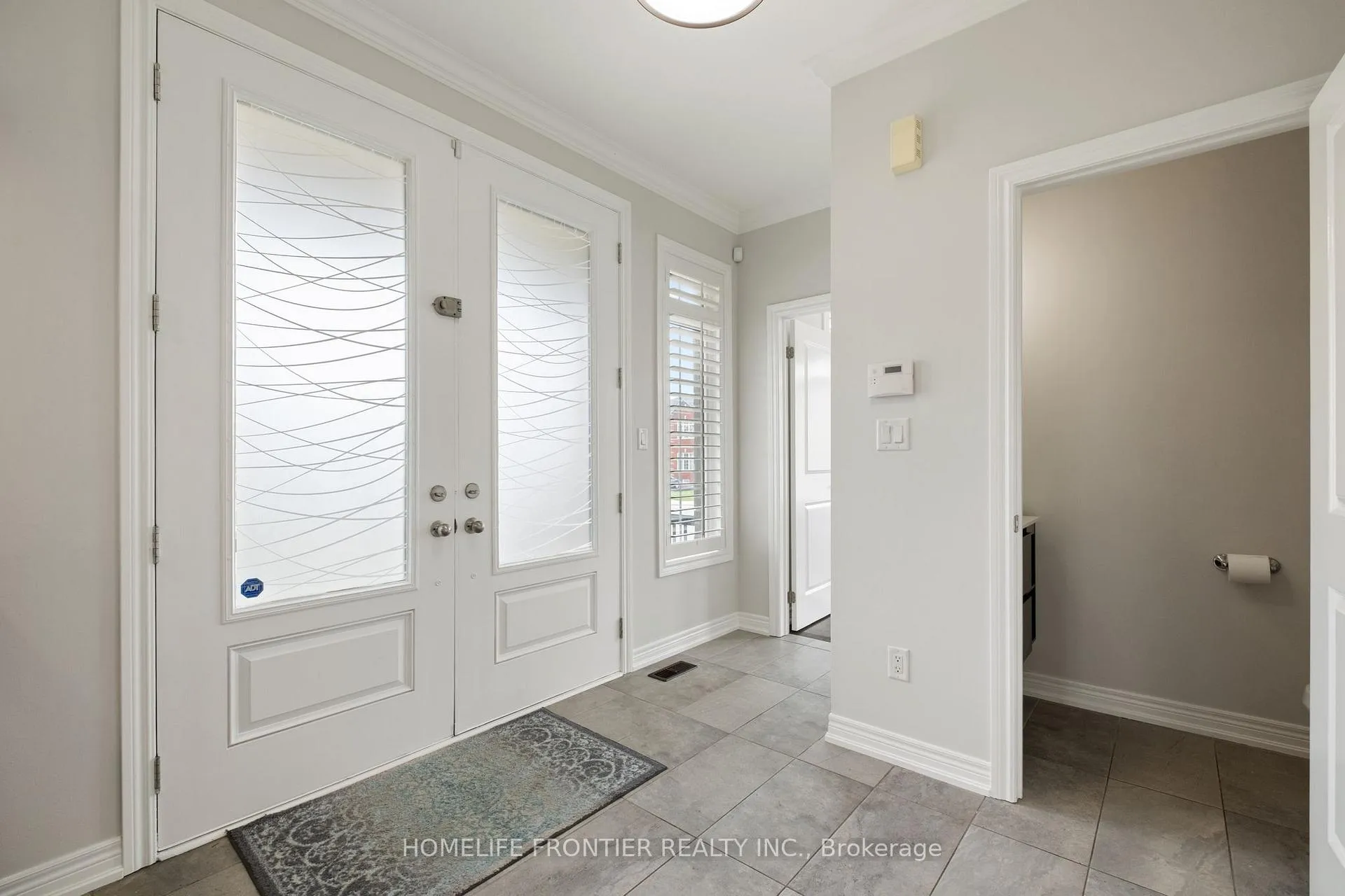 Photo 5 of 38 William Graham Drive, Aurora, Rural Aurora — HOMEH