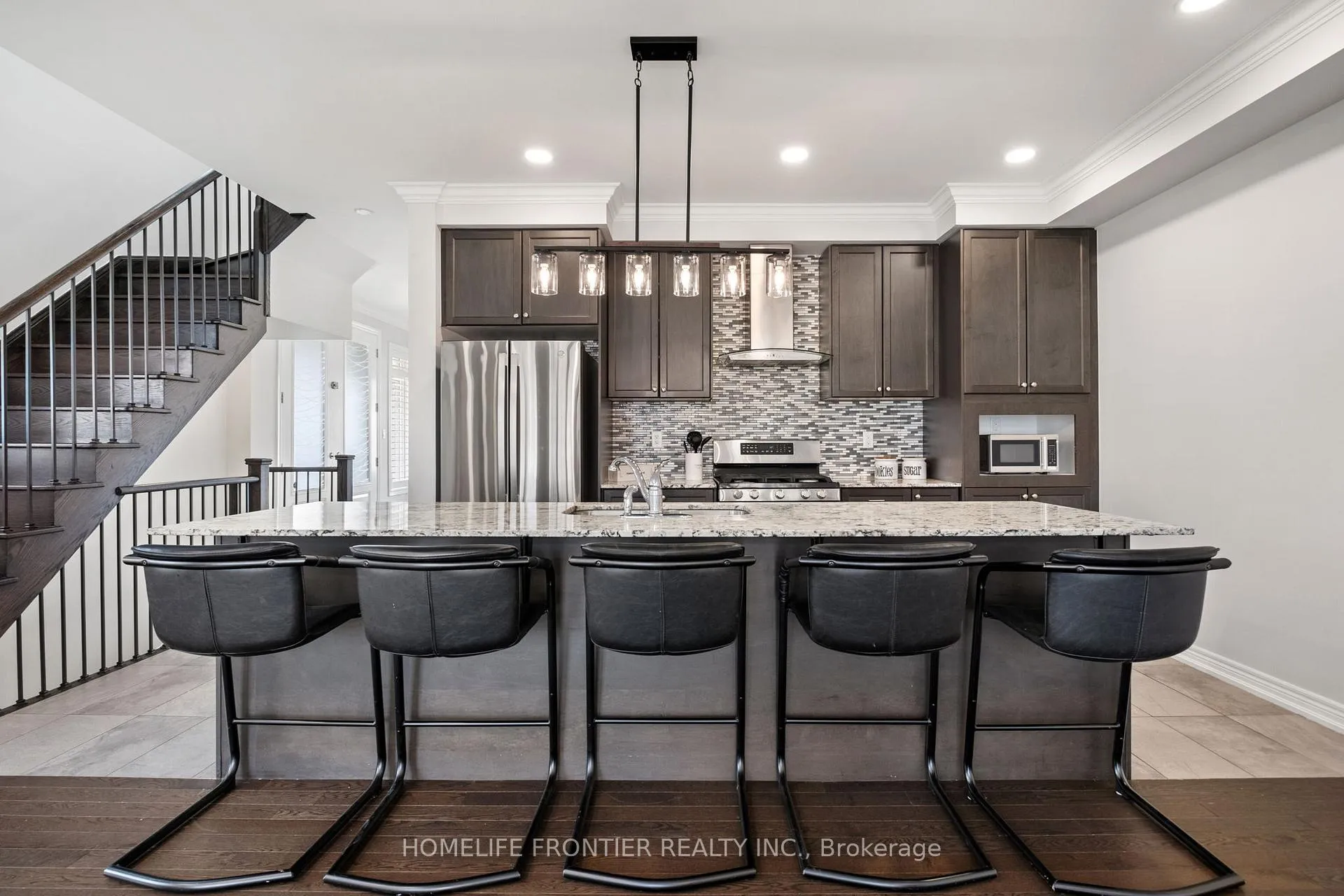 Photo 15 of 38 William Graham Drive, Aurora, Rural Aurora — HOMEH