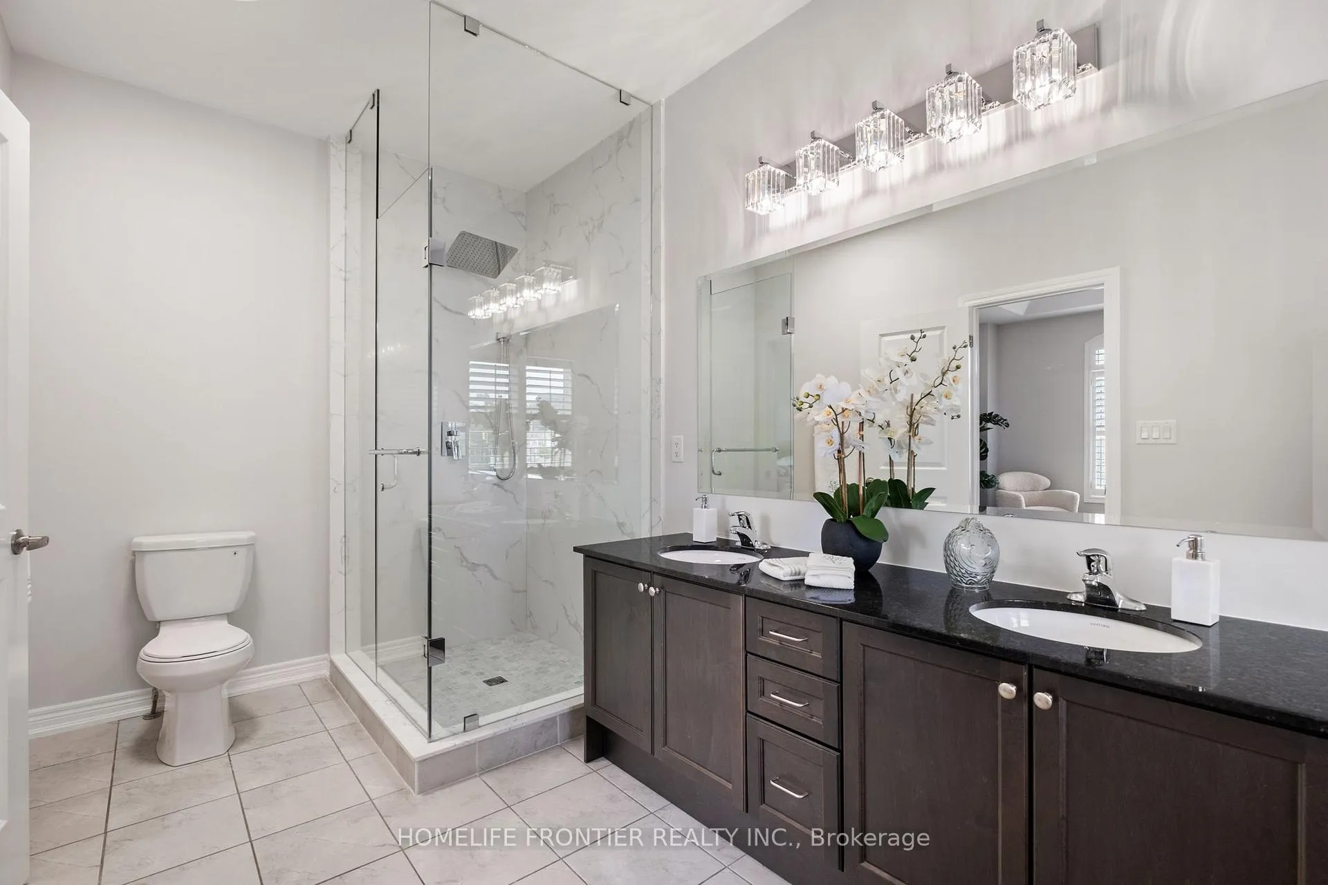 Photo 20 of 38 William Graham Drive, Aurora, Rural Aurora — HOMEH
