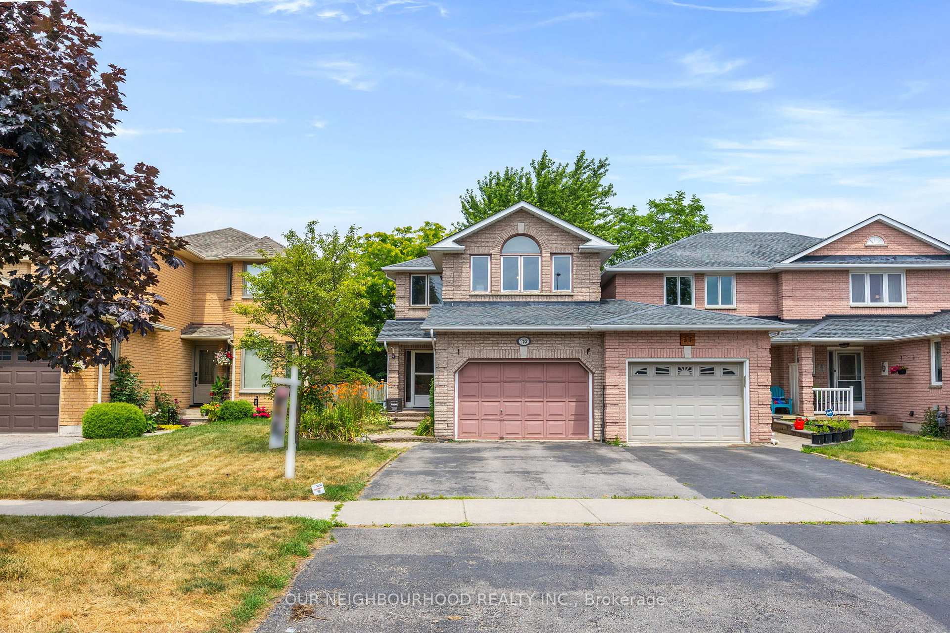 Photo 2 of 39 Short Crescent, Clarington, Courtice — HOMEH