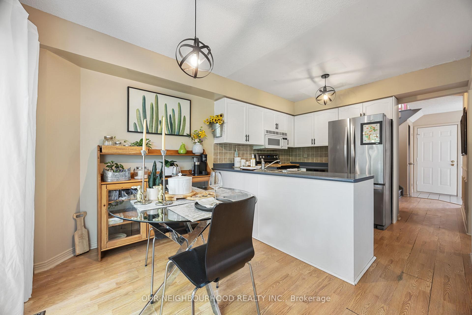 Photo 12 of 39 Short Crescent, Clarington, Courtice — HOMEH