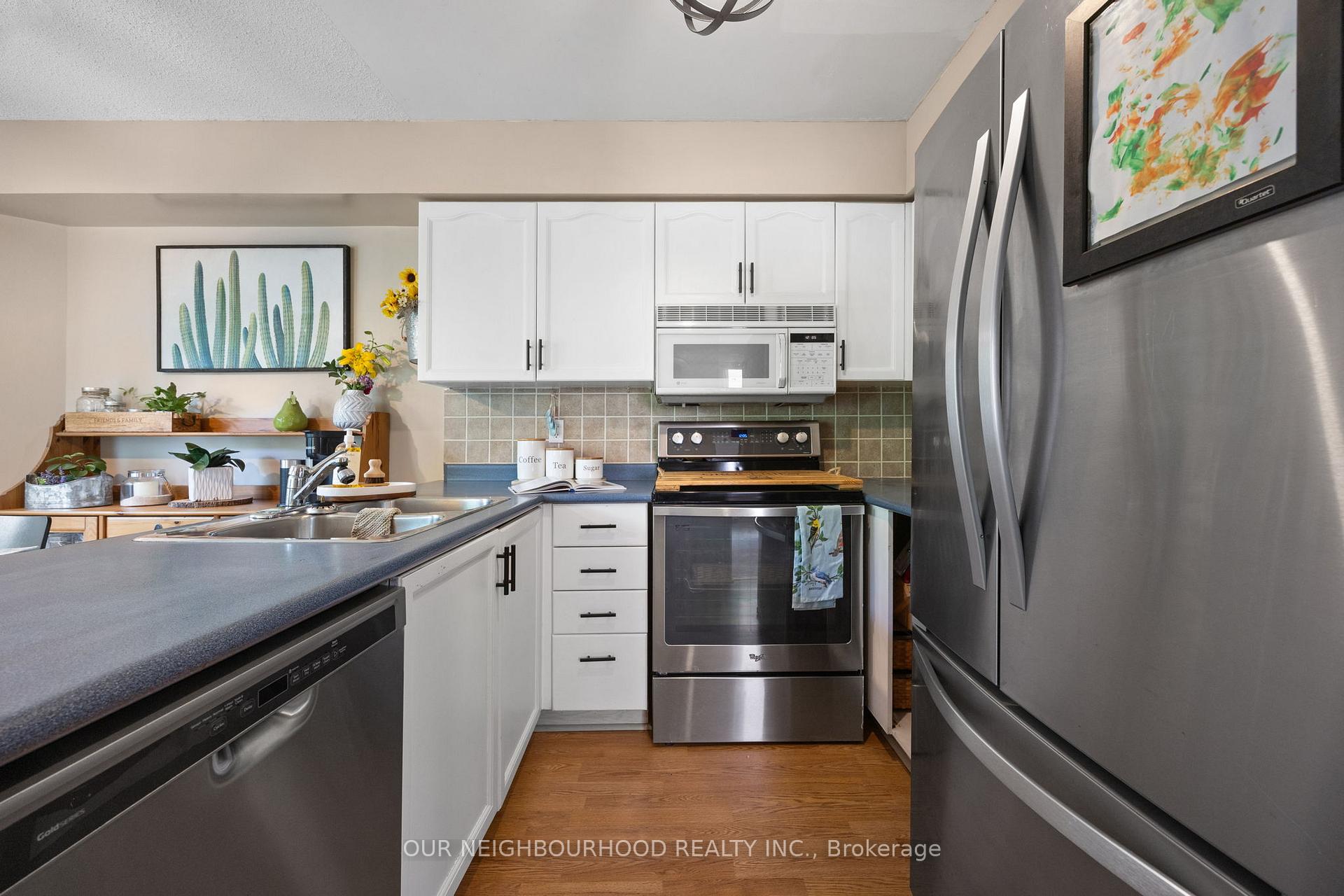 Photo 14 of 39 Short Crescent, Clarington, Courtice — HOMEH