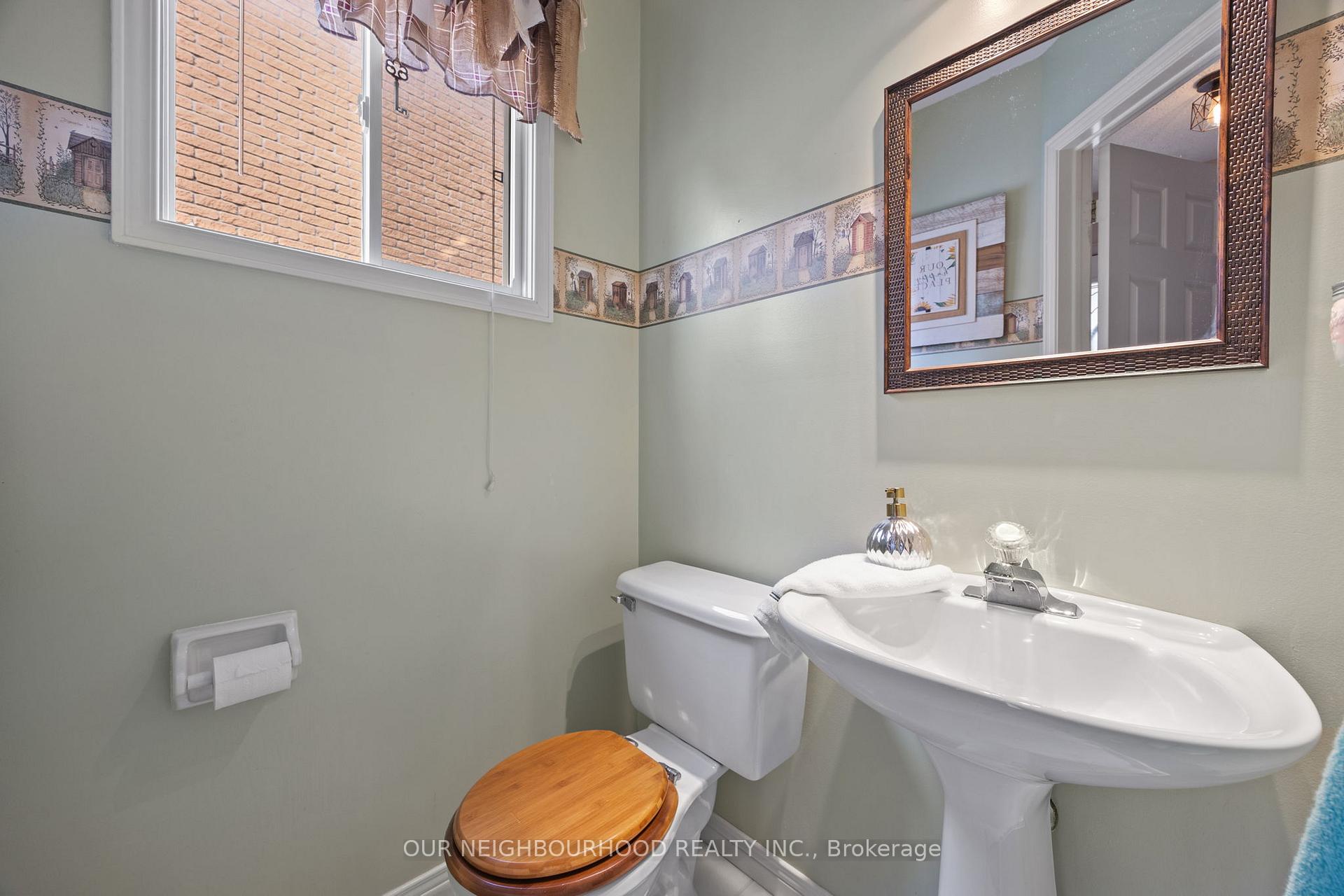 Photo 16 of 39 Short Crescent, Clarington, Courtice — HOMEH