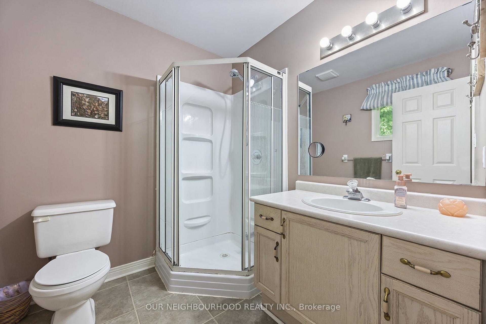 Photo 20 of 39 Short Crescent, Clarington, Courtice — HOMEH