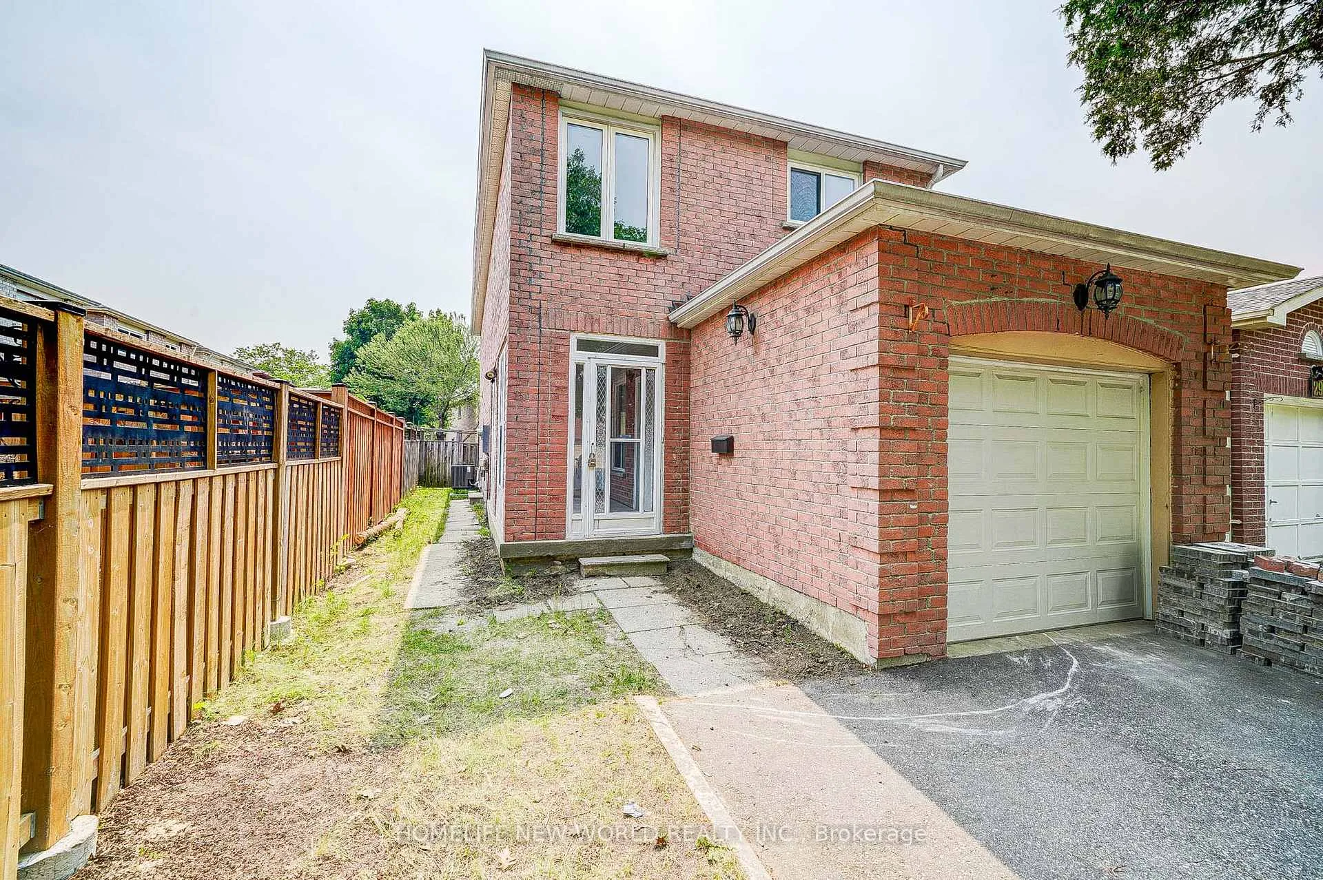Photo 3 of Unit 1st & 2nd, 31 Spangler Road, Markham, Middlefield — HOMEH