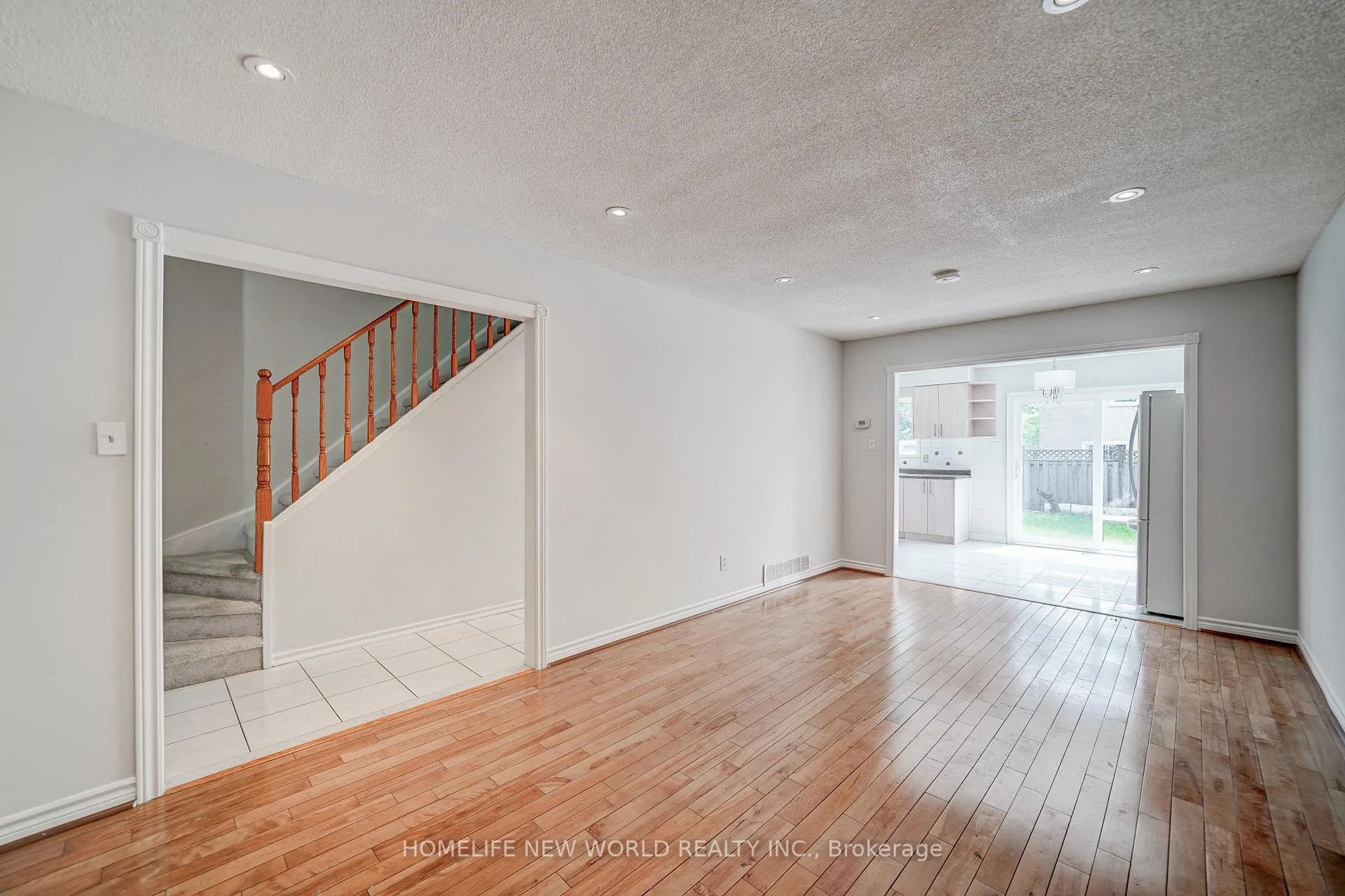 Photo 17 of Unit 1st & 2nd, 31 Spangler Road, Markham, Middlefield — HOMEH