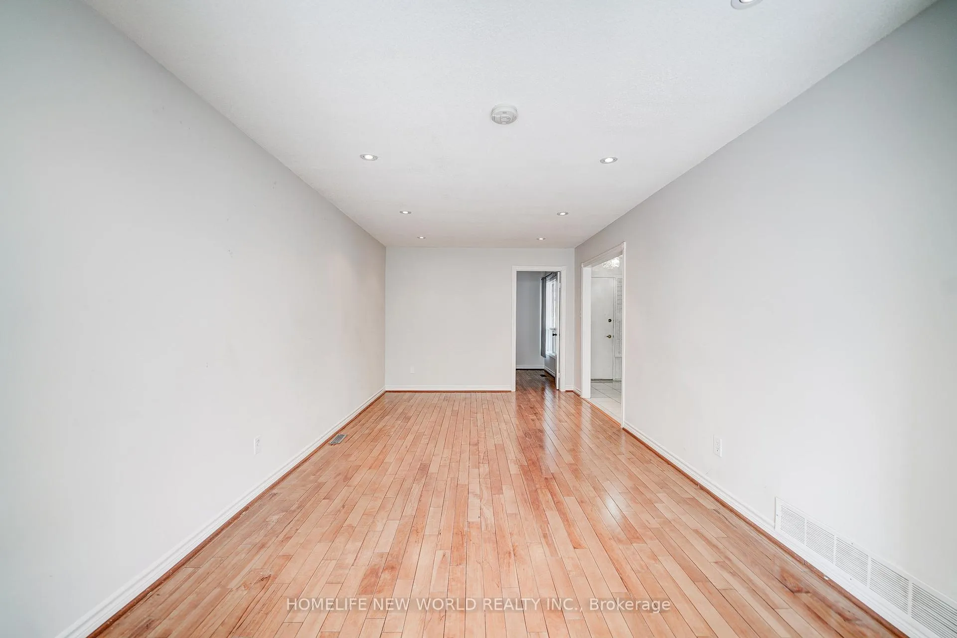 Photo 19 of Unit 1st & 2nd, 31 Spangler Road, Markham, Middlefield — HOMEH