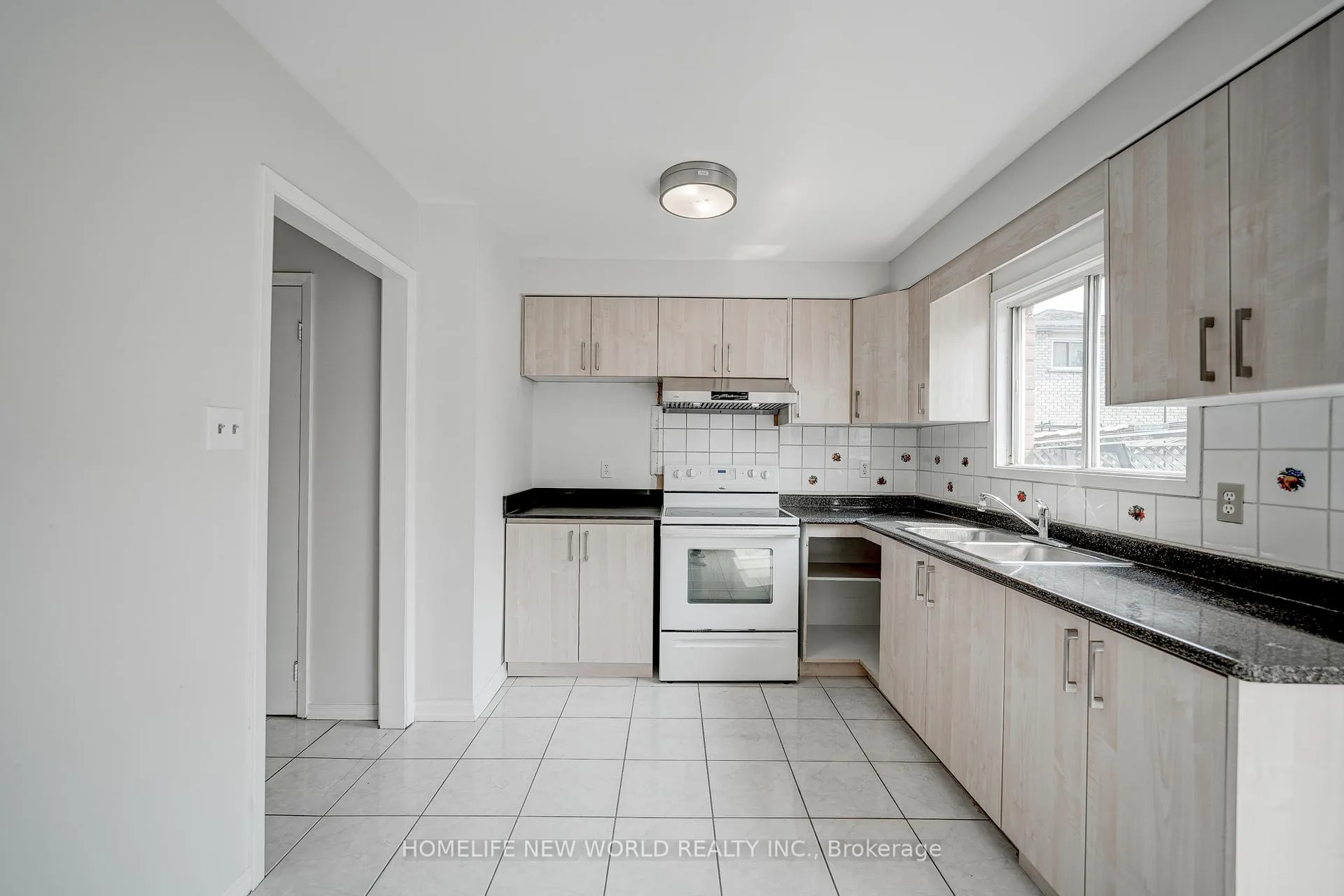 Photo 23 of Unit 1st & 2nd, 31 Spangler Road, Markham, Middlefield — HOMEH