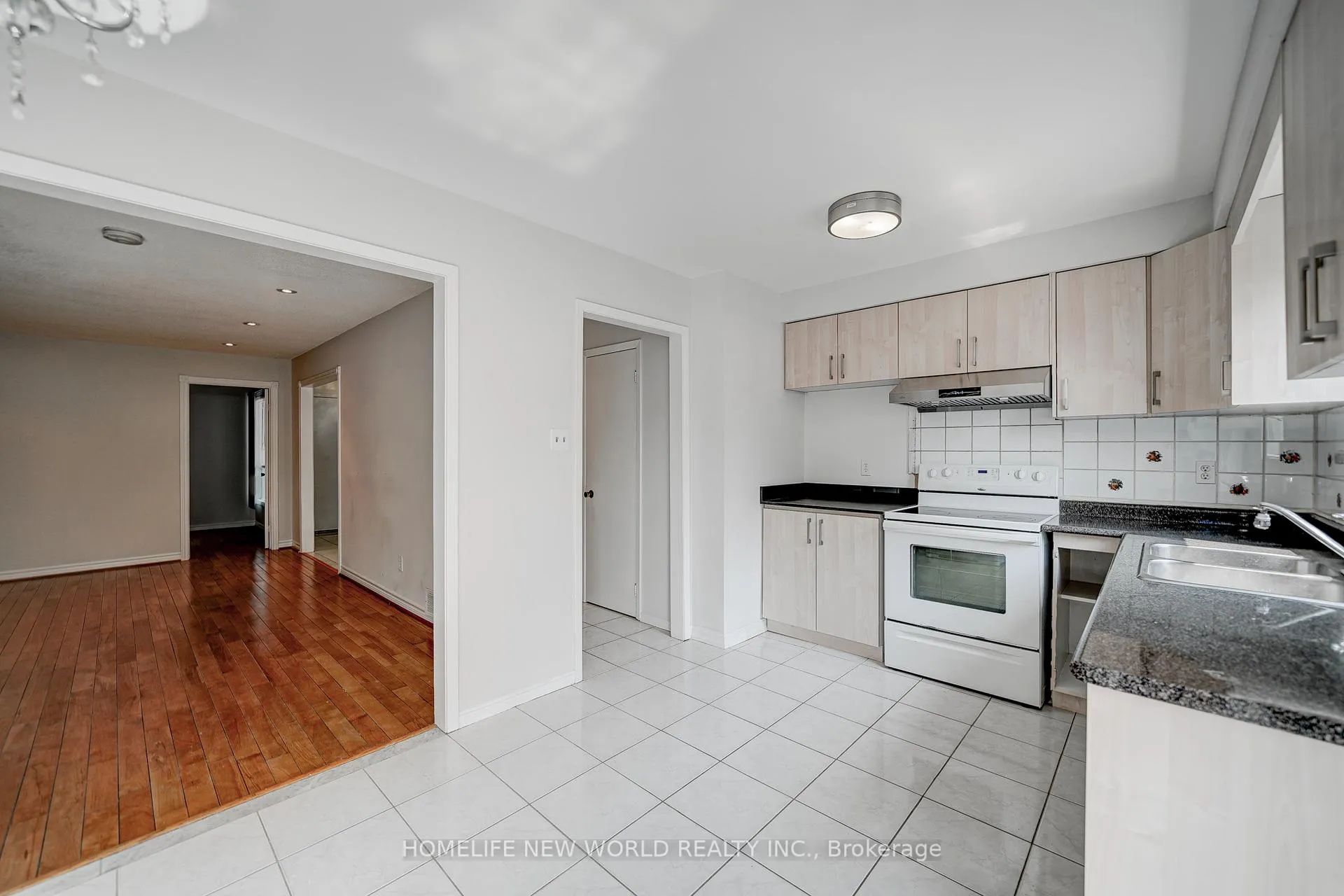 Photo 24 of Unit 1st & 2nd, 31 Spangler Road, Markham, Middlefield — HOMEH