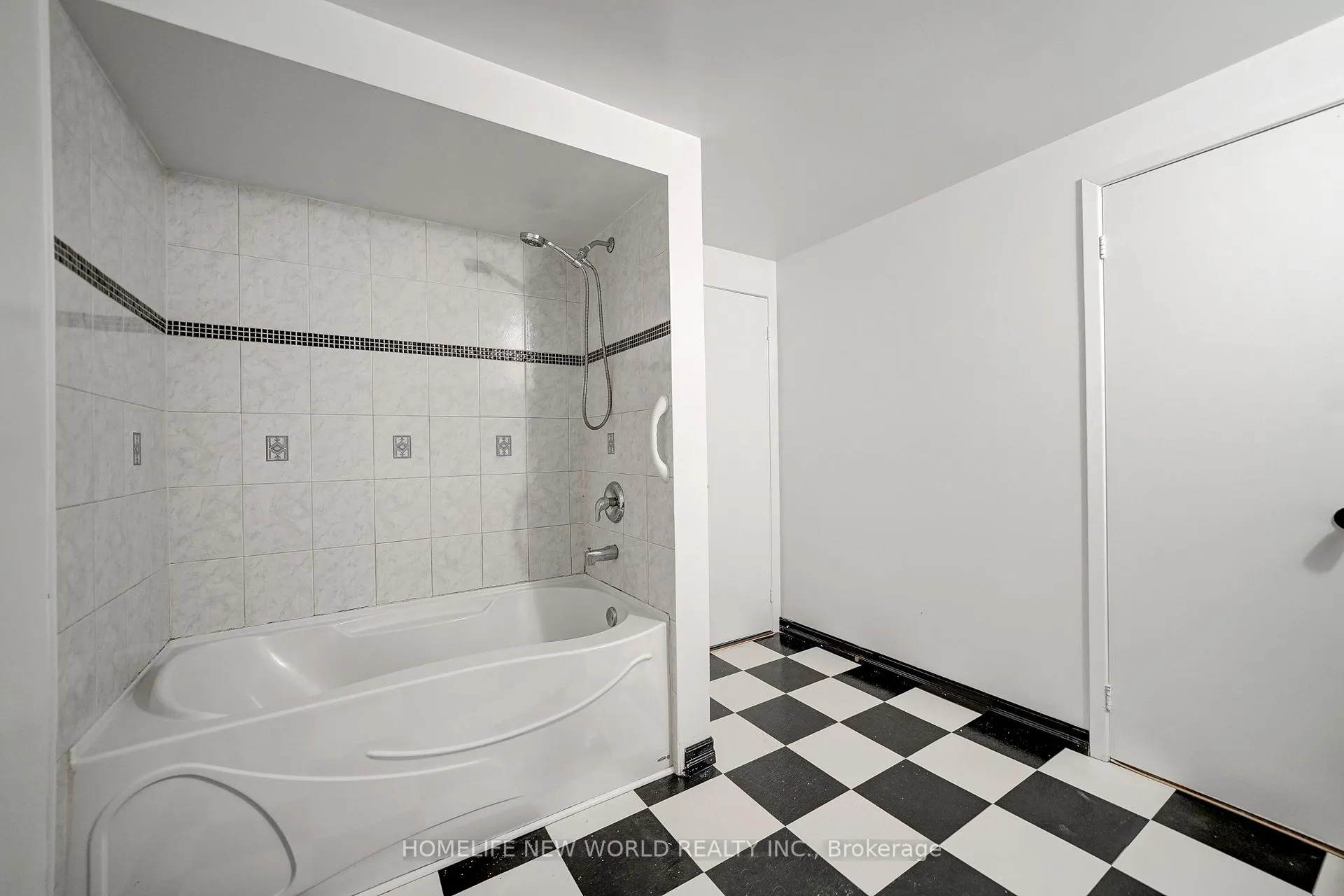 Photo 43 of Unit 1st & 2nd, 31 Spangler Road, Markham, Middlefield — HOMEH