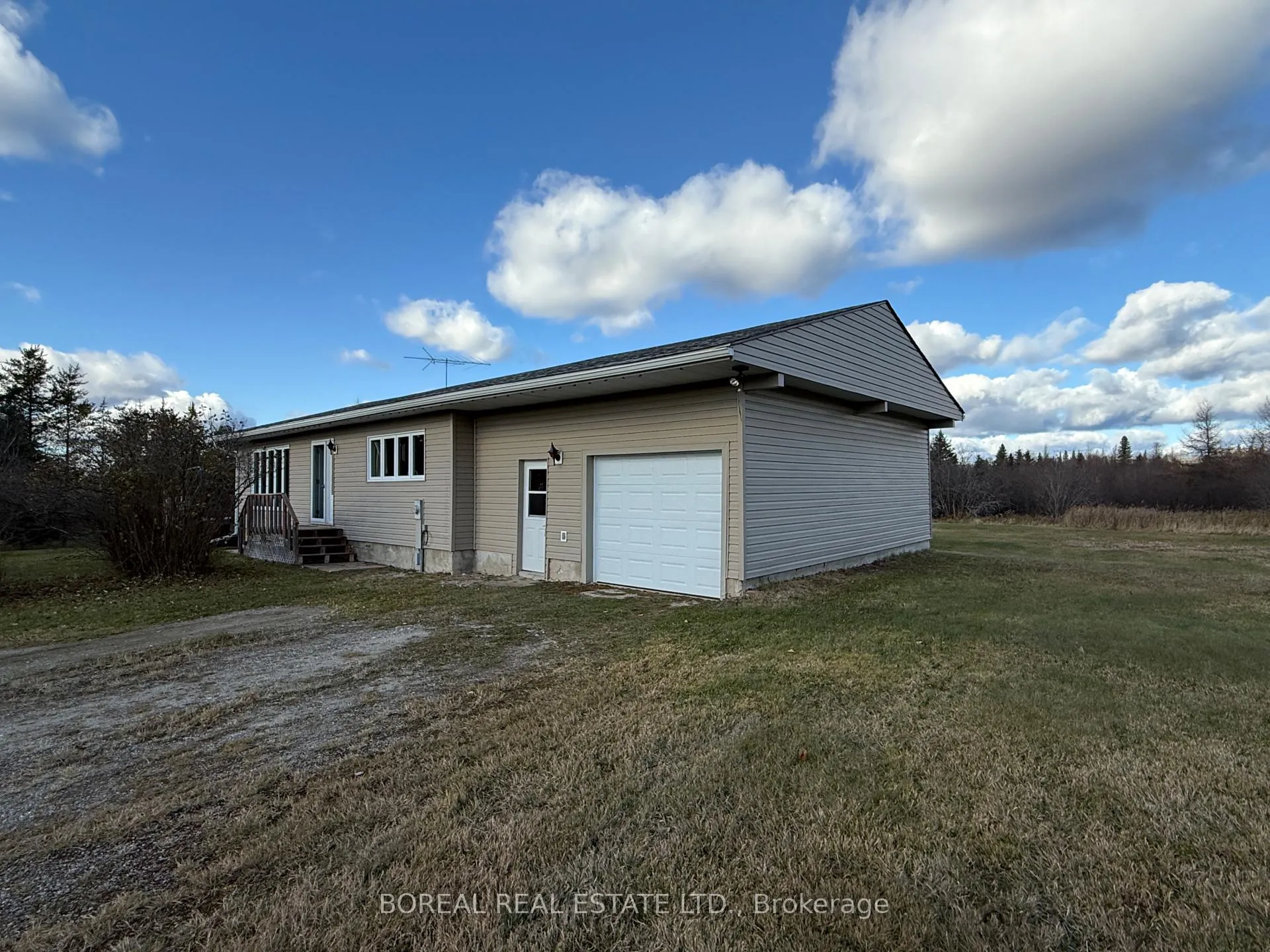 Photo 3 of 1859 Hwy 652, Cochrane — HOMEH