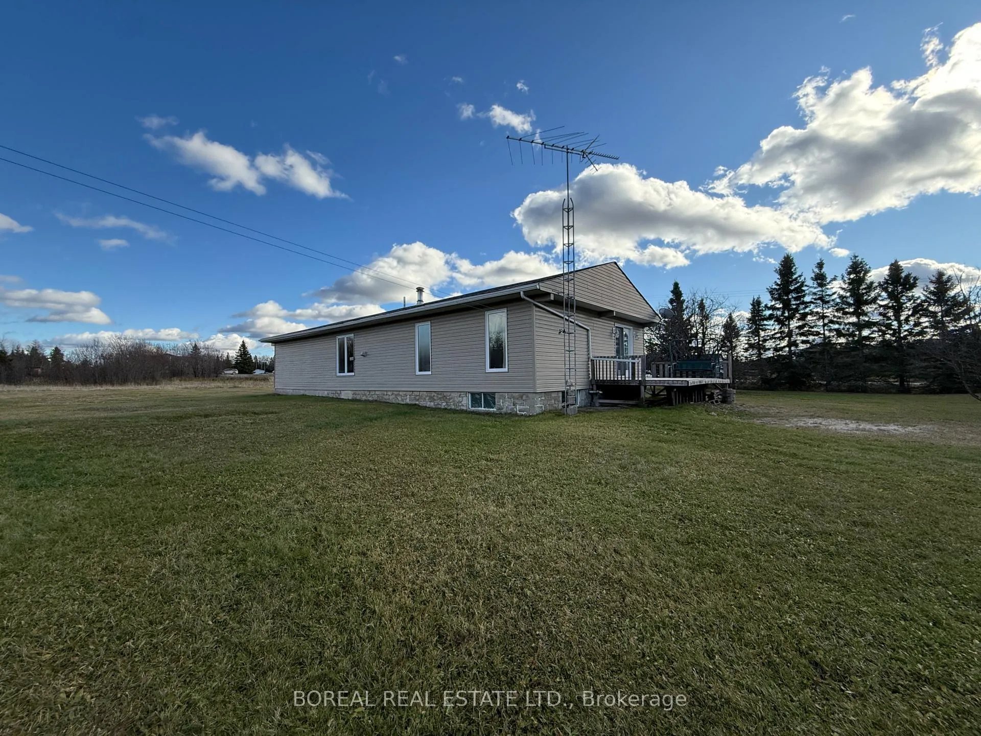 Photo 6 of 1859 Hwy 652, Cochrane — HOMEH