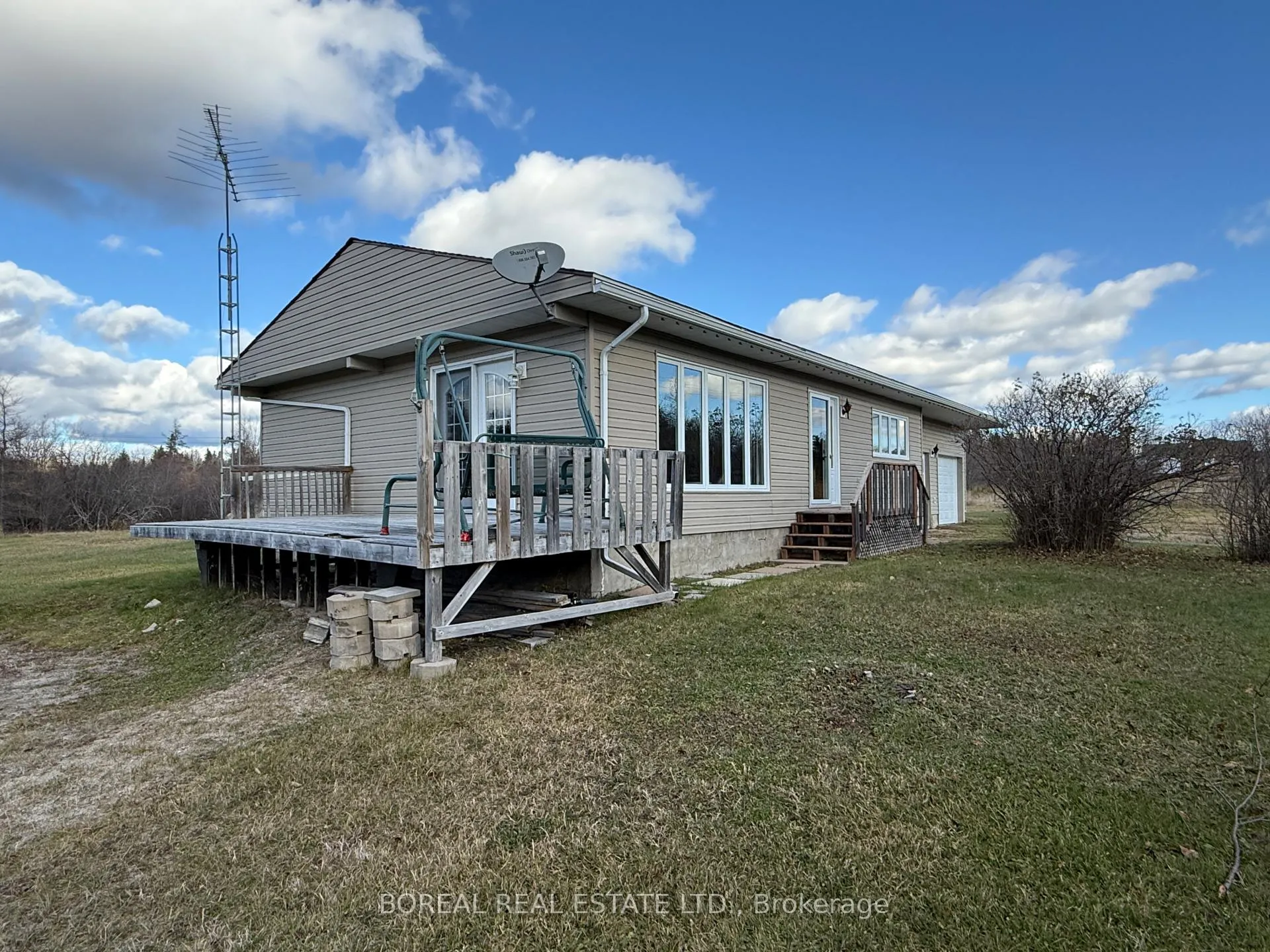Photo 7 of 1859 Hwy 652, Cochrane — HOMEH