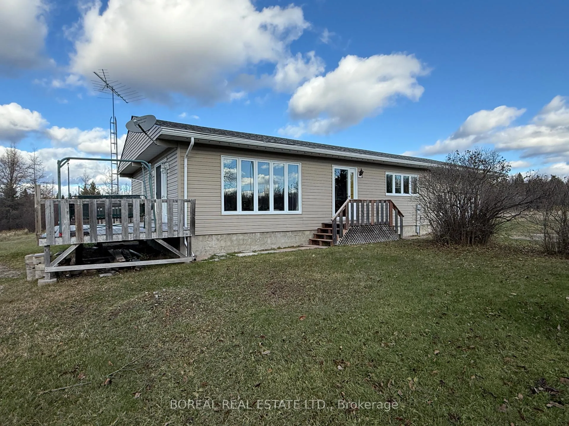 Photo 8 of 1859 Hwy 652, Cochrane — HOMEH