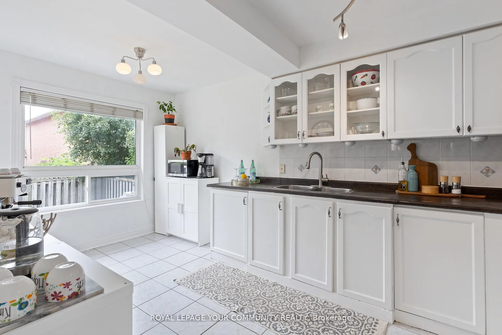 Photo 11 of 299 Discovery Trail, Vaughan, Vellore Village — HOMEH