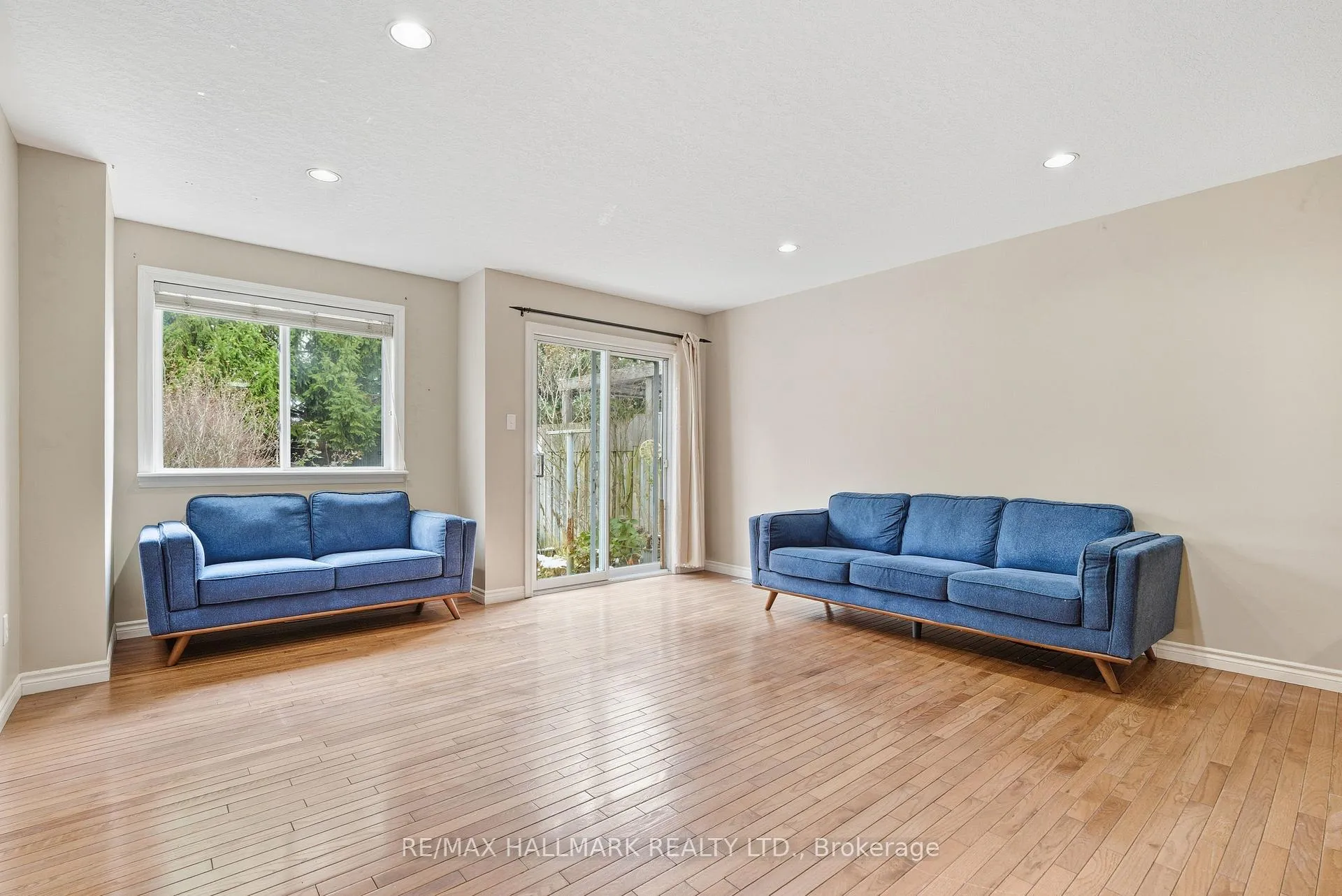 Photo 11 of 182 Kingswood Drive, Kitchener — HOMEH