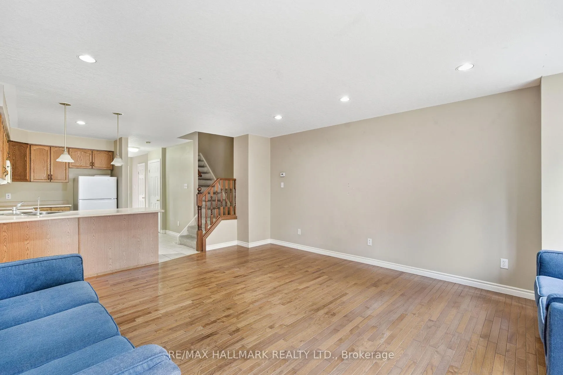 Photo 12 of 182 Kingswood Drive, Kitchener — HOMEH