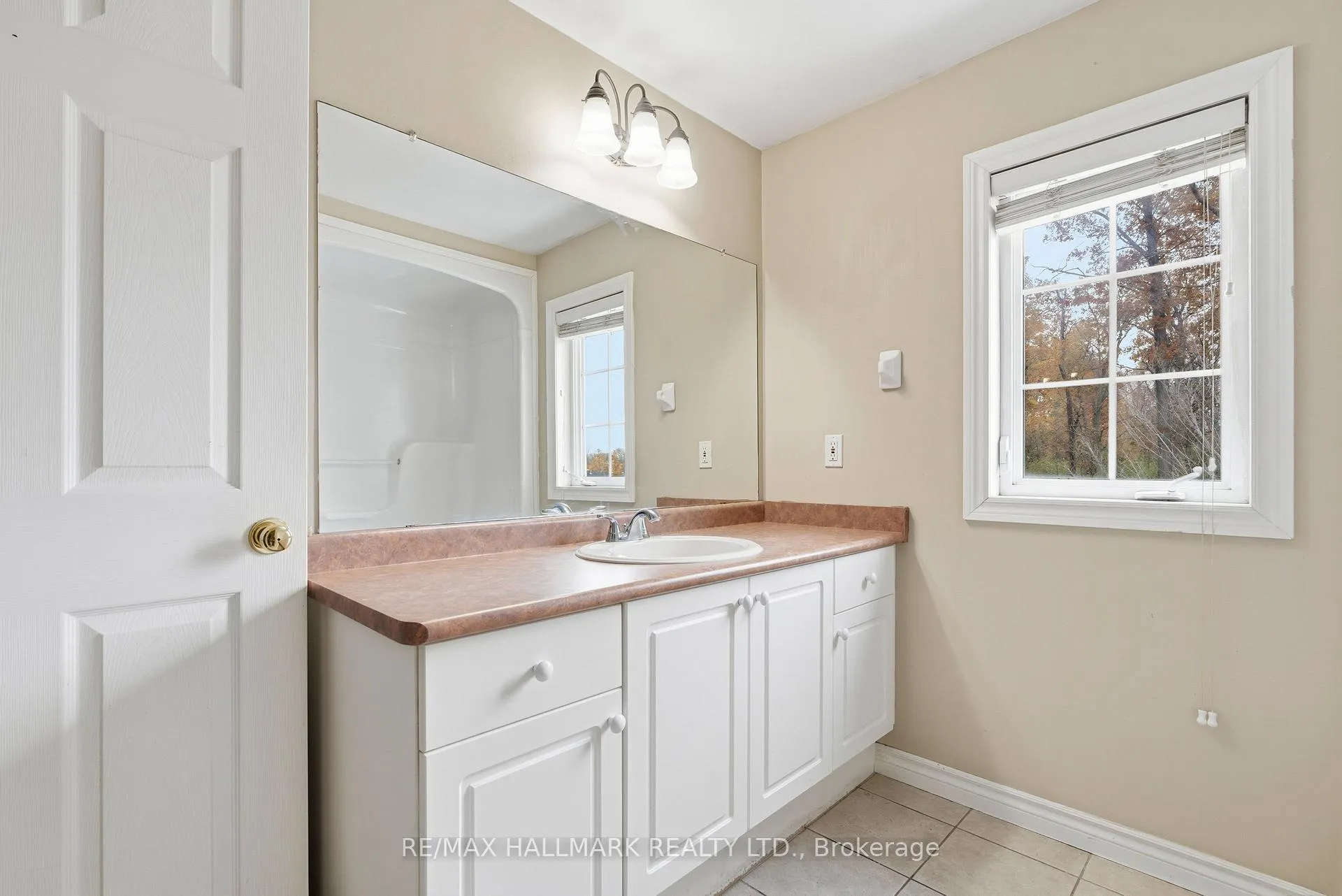Photo 15 of 182 Kingswood Drive, Kitchener — HOMEH