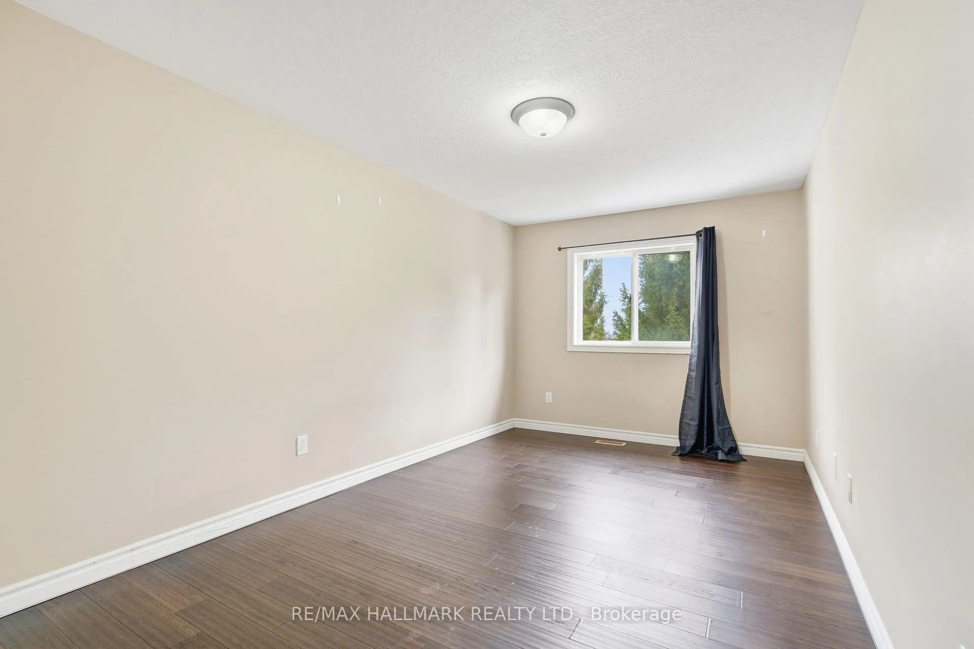 Photo 16 of 182 Kingswood Drive, Kitchener — HOMEH