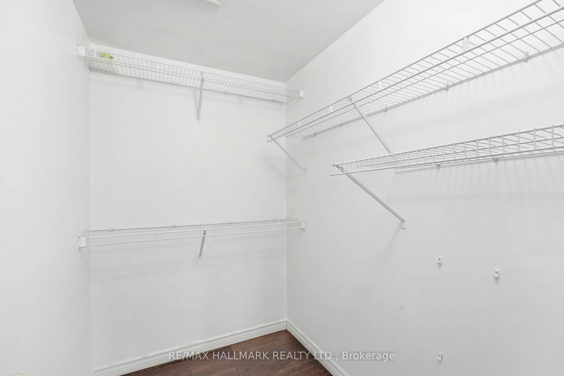 Photo 25 of 182 Kingswood Drive, Kitchener — HOMEH