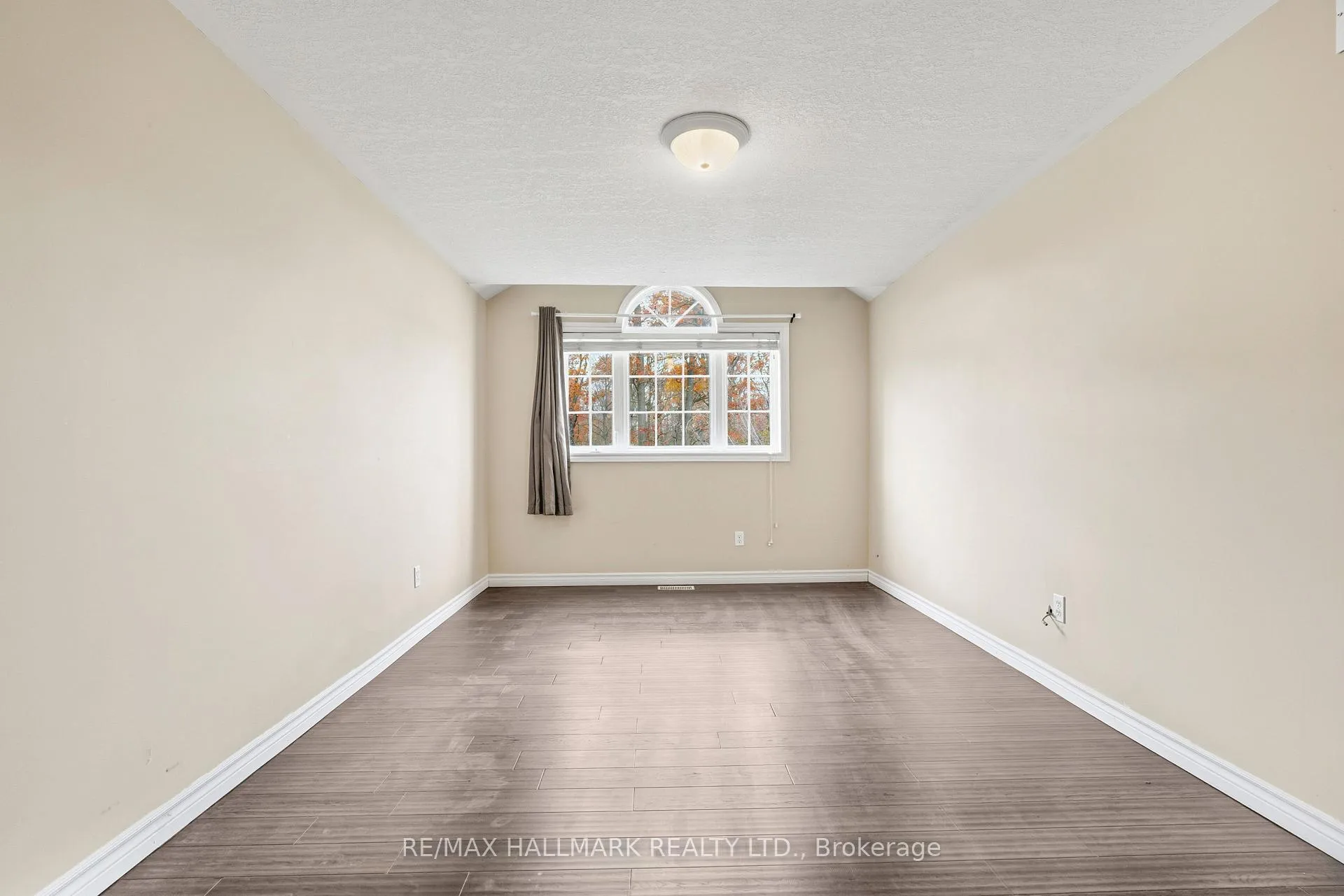 Photo 26 of 182 Kingswood Drive, Kitchener — HOMEH