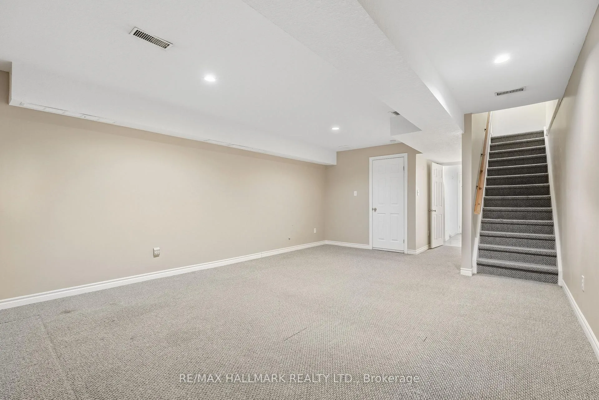Photo 28 of 182 Kingswood Drive, Kitchener — HOMEH