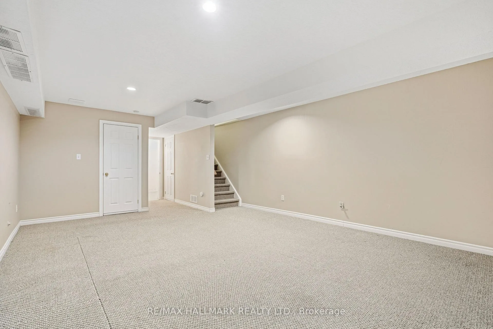 Photo 29 of 182 Kingswood Drive, Kitchener — HOMEH