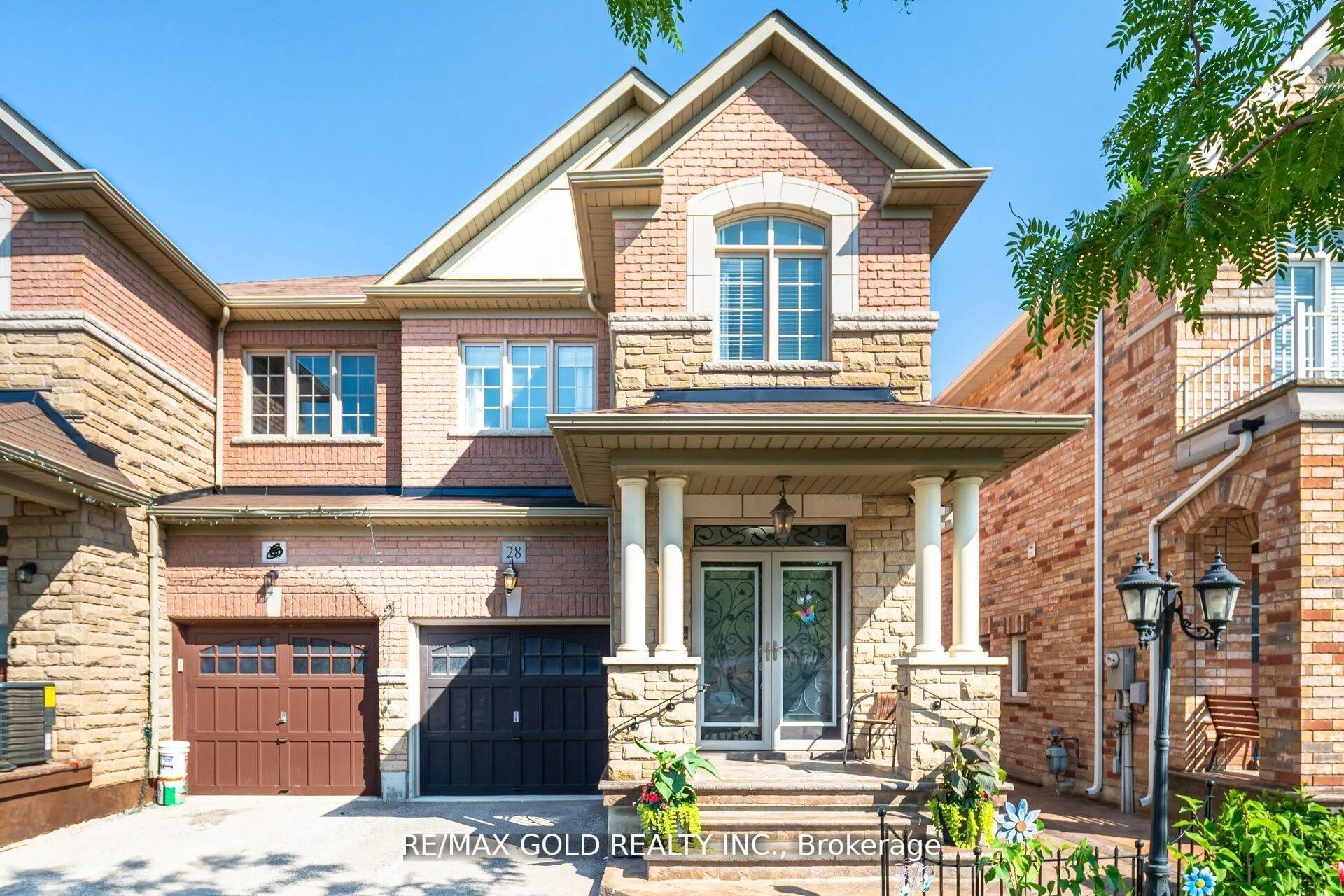 Photo 2 of 28 Versailles Crescent, Brampton, Bram East — HOMEH