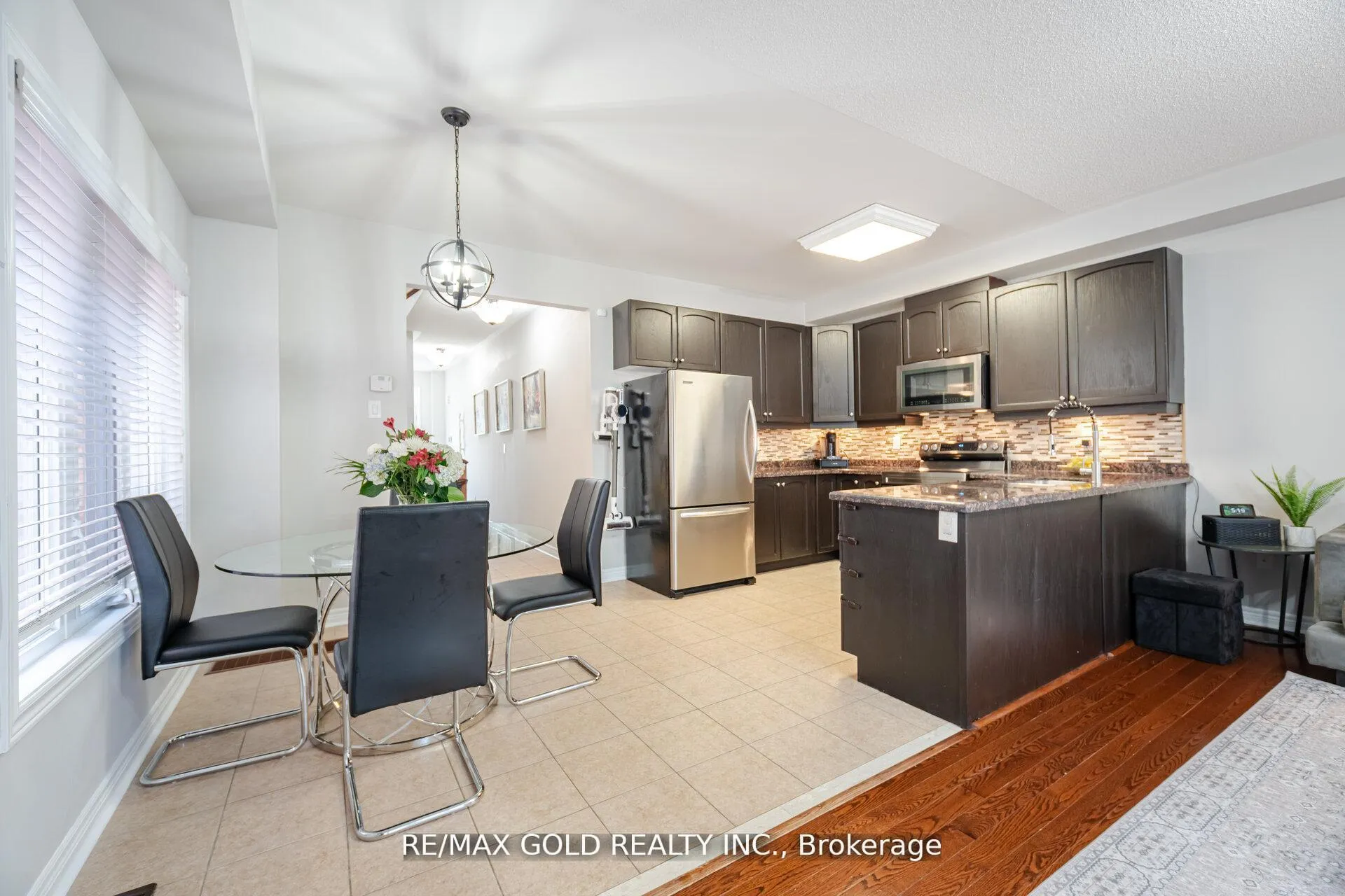 Photo 9 of 28 Versailles Crescent, Brampton, Bram East — HOMEH
