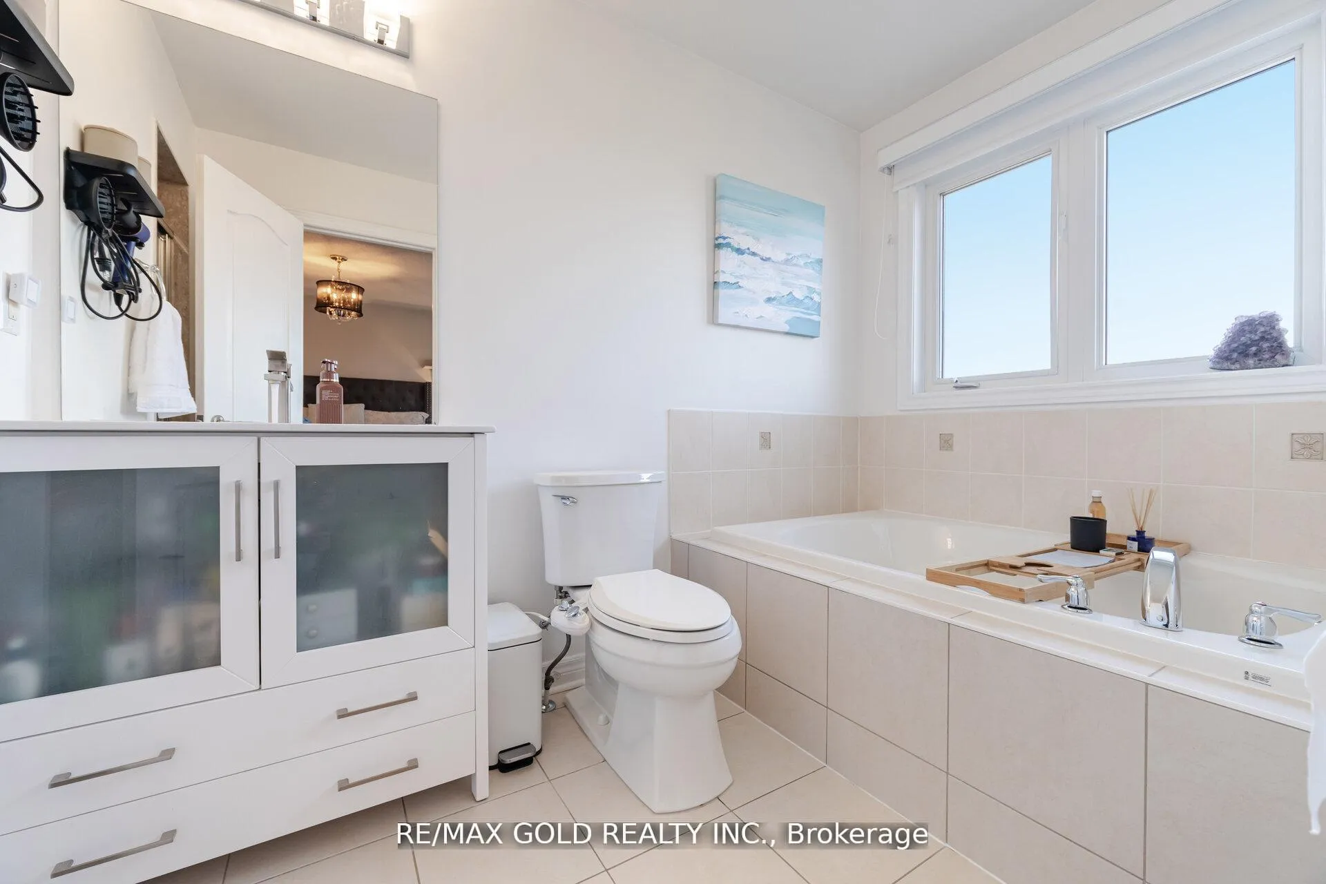 Photo 20 of 28 Versailles Crescent, Brampton, Bram East — HOMEH