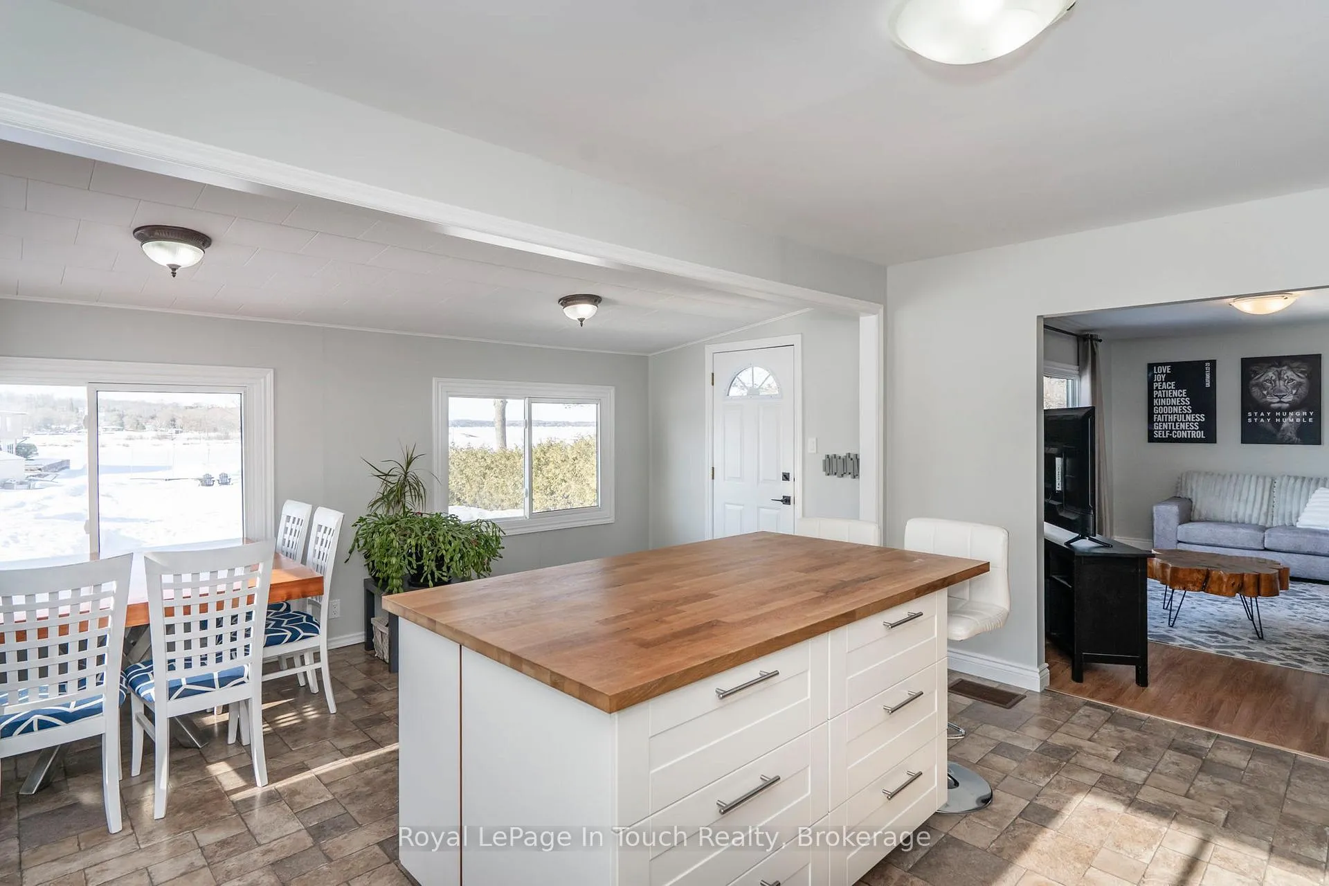 Photo 18 of 164 Duck Bay Road, Tay, Waubaushene — HOMEH