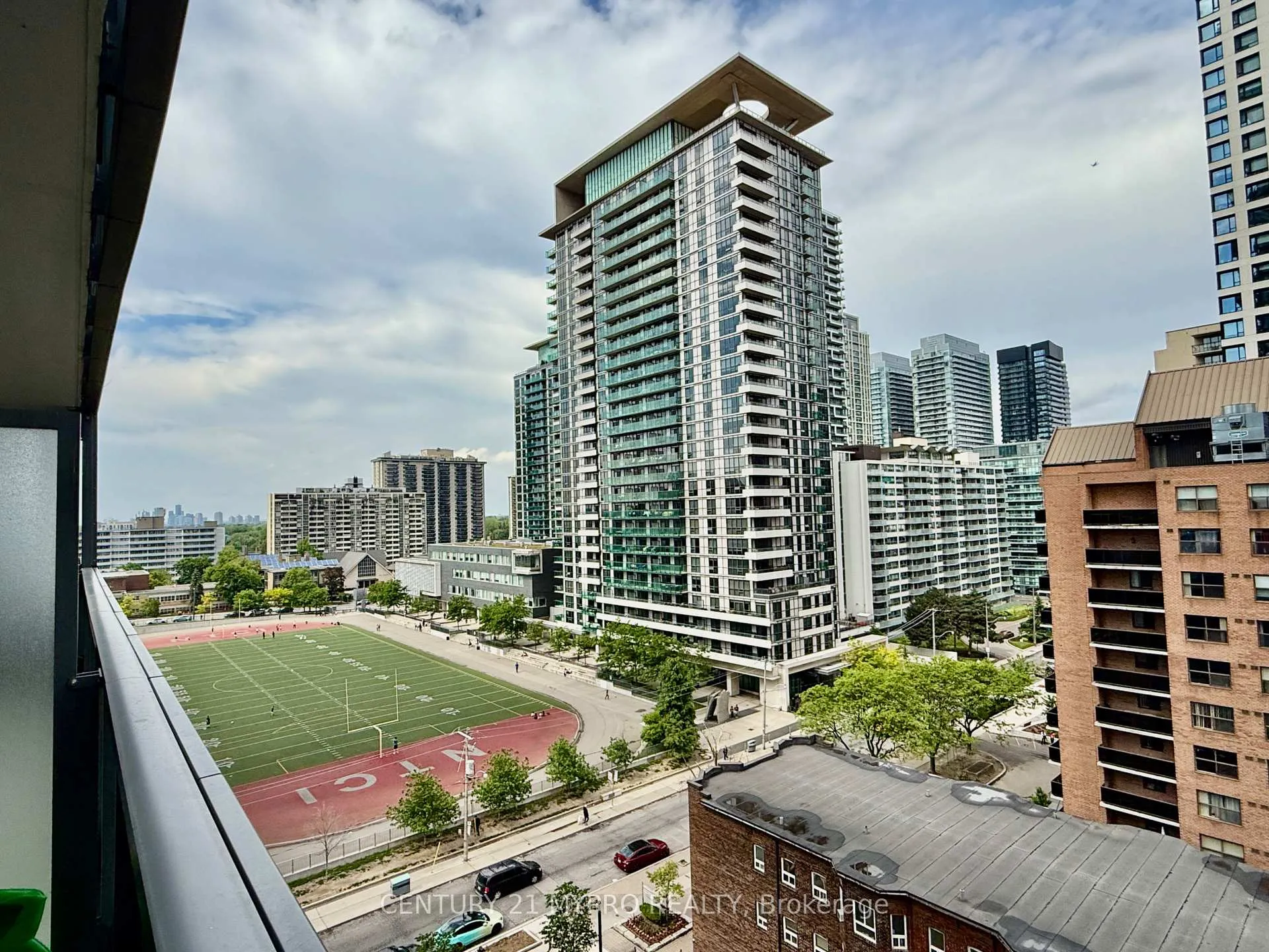 Photo 1 of Unit 702, 39 Roehampton Avenue, Toronto, Mount Pleasant West — HOMEH