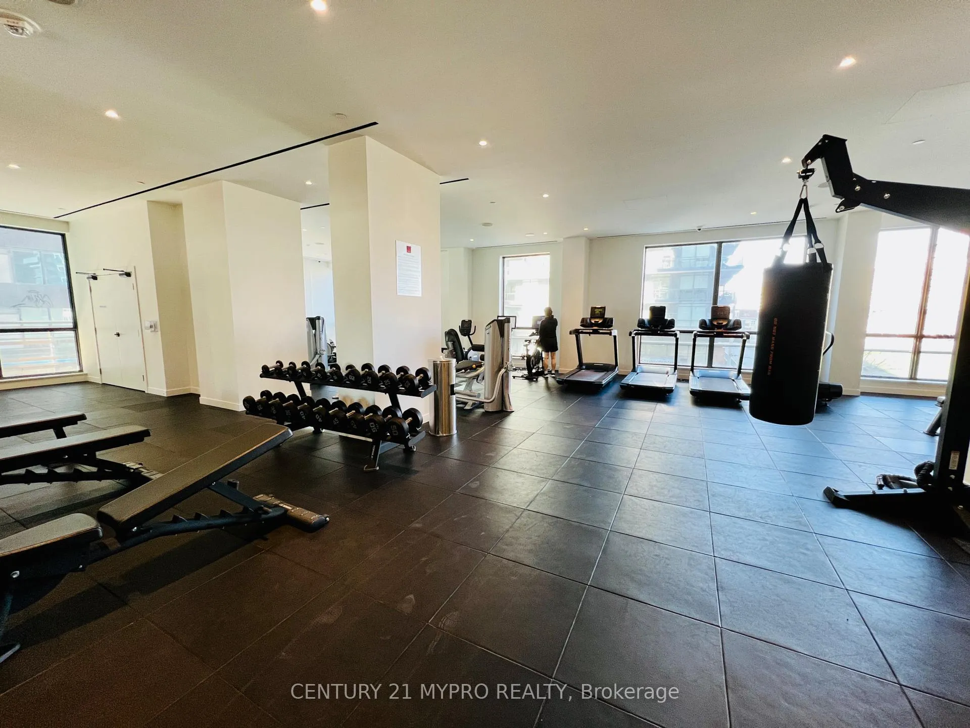 Photo 12 of Unit 702, 39 Roehampton Avenue, Toronto, Mount Pleasant West — HOMEH