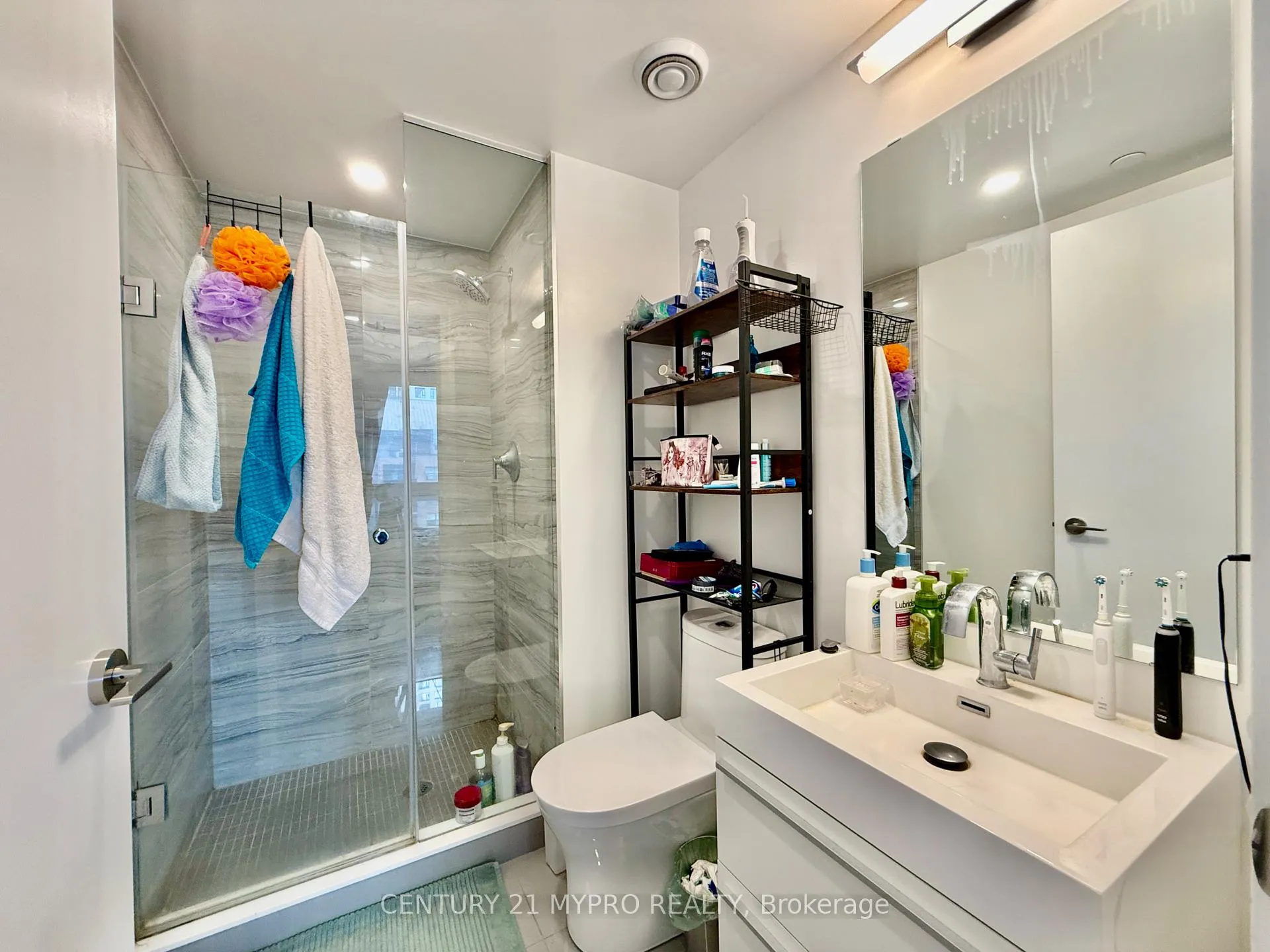 Photo 22 of Unit 702, 39 Roehampton Avenue, Toronto, Mount Pleasant West — HOMEH