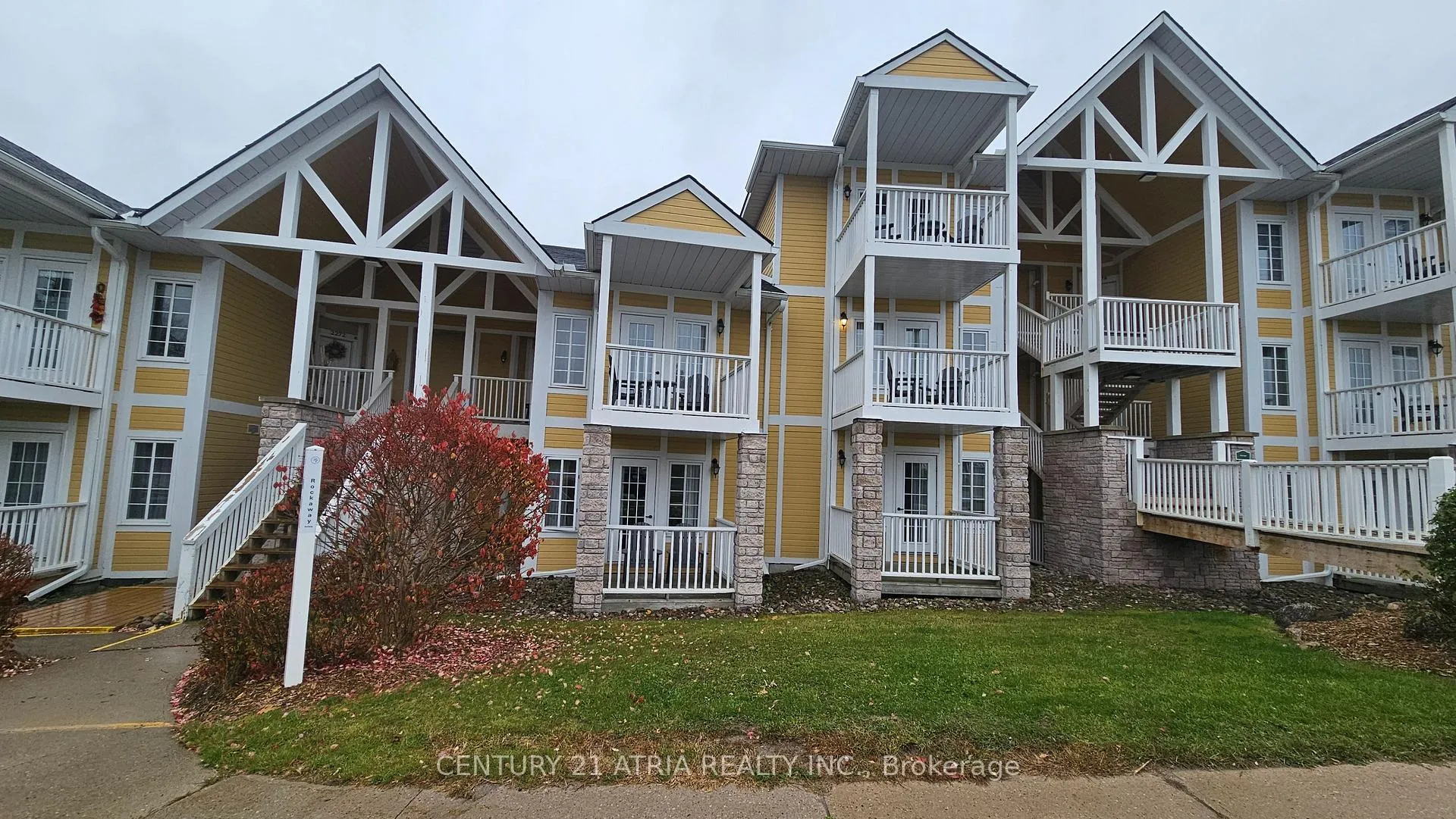 Front of Unit 2074/75, 90 Highland Drive