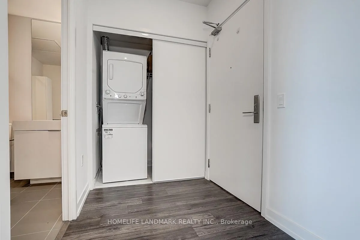 Photo 8 of Unit 2004, 33 Helendale Avenue, Toronto, Yonge-Eglinton — HOMEH