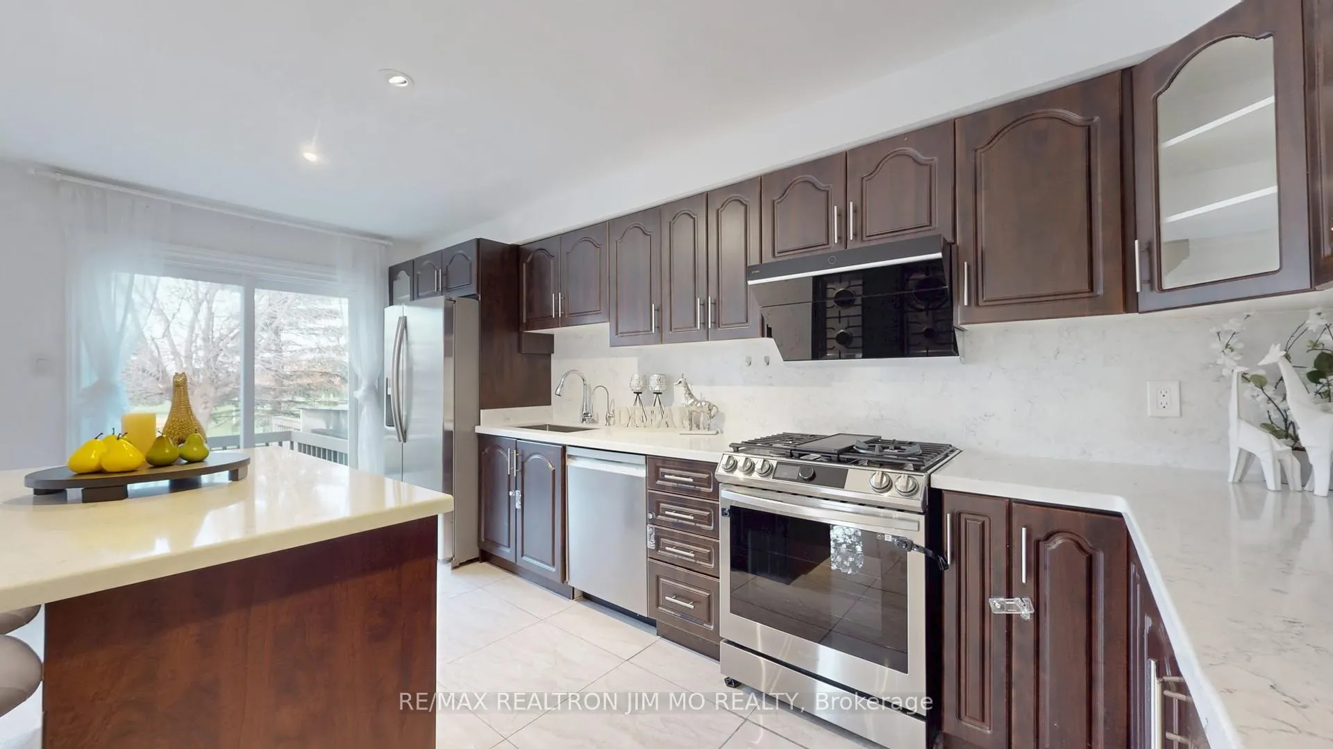 Photo 14 of 431 Stone Road, Aurora, Aurora Grove — HOMEH