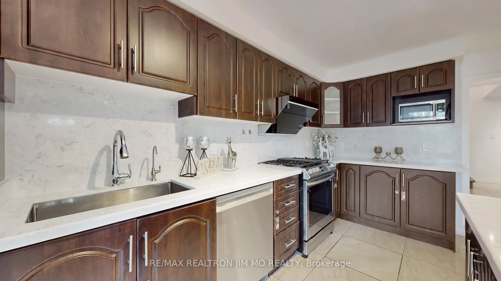 Photo 16 of 431 Stone Road, Aurora, Aurora Grove — HOMEH