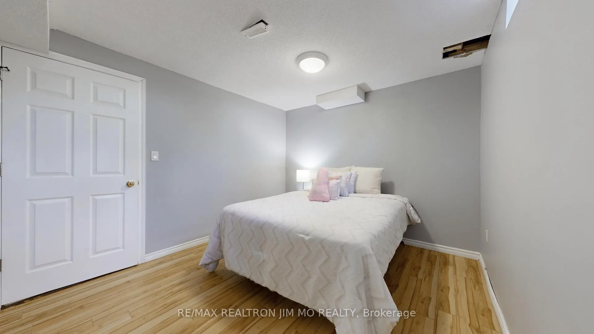 Photo 44 of 431 Stone Road, Aurora, Aurora Grove — HOMEH
