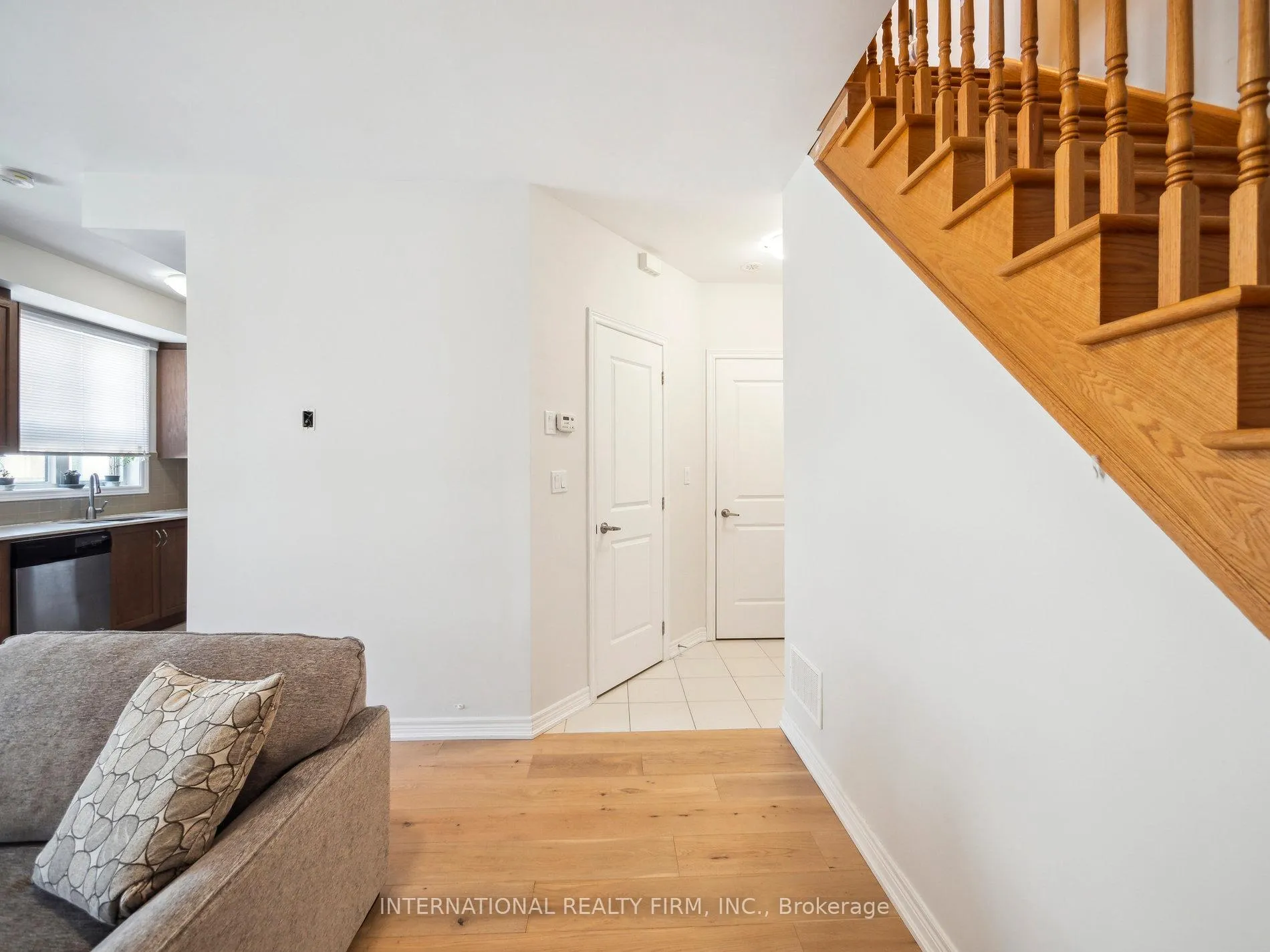 Photo 6 of Unit 14, 9621 Jane Street, Vaughan, Maple — HOMEH