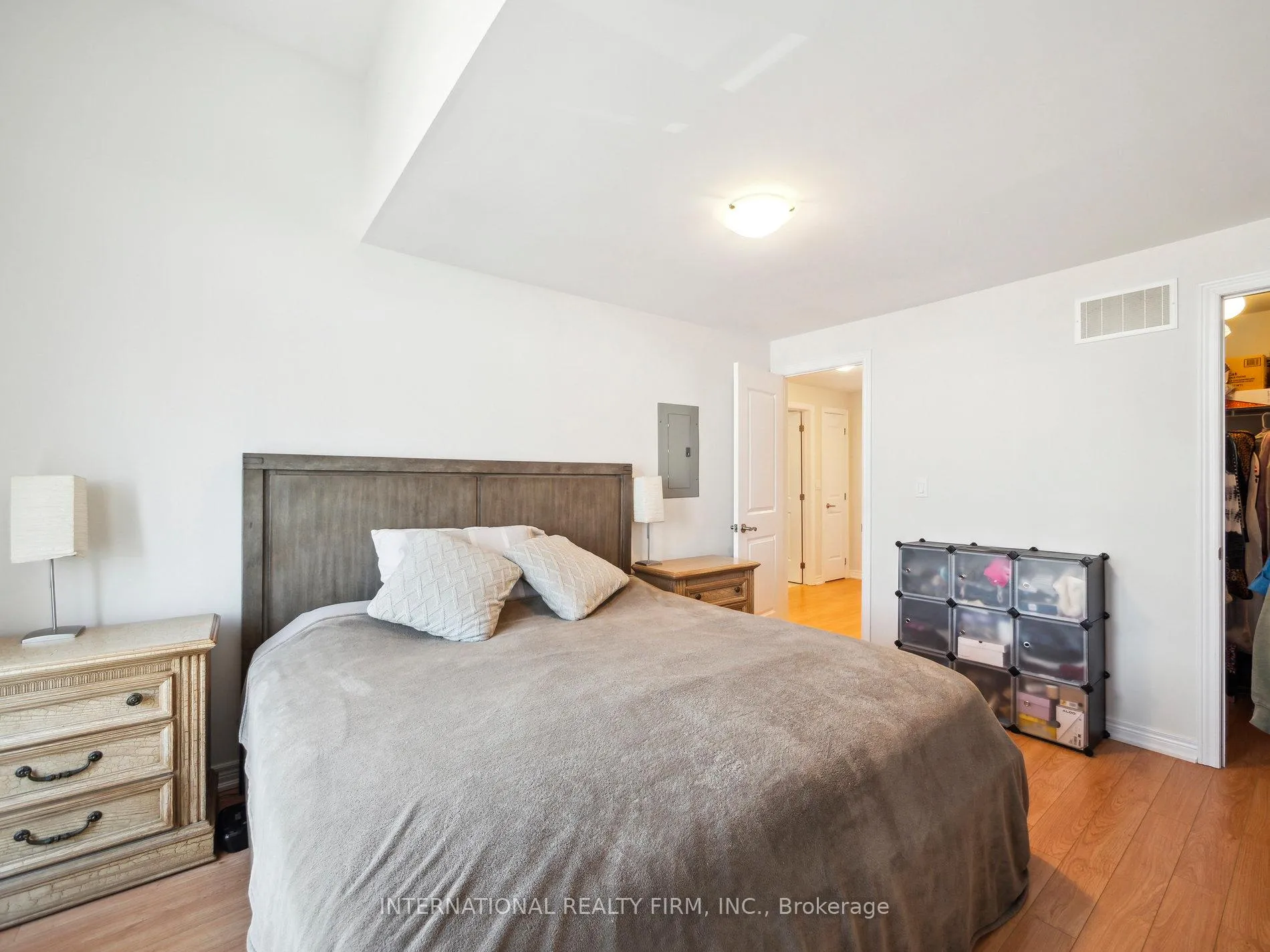 Photo 14 of Unit 14, 9621 Jane Street, Vaughan, Maple — HOMEH