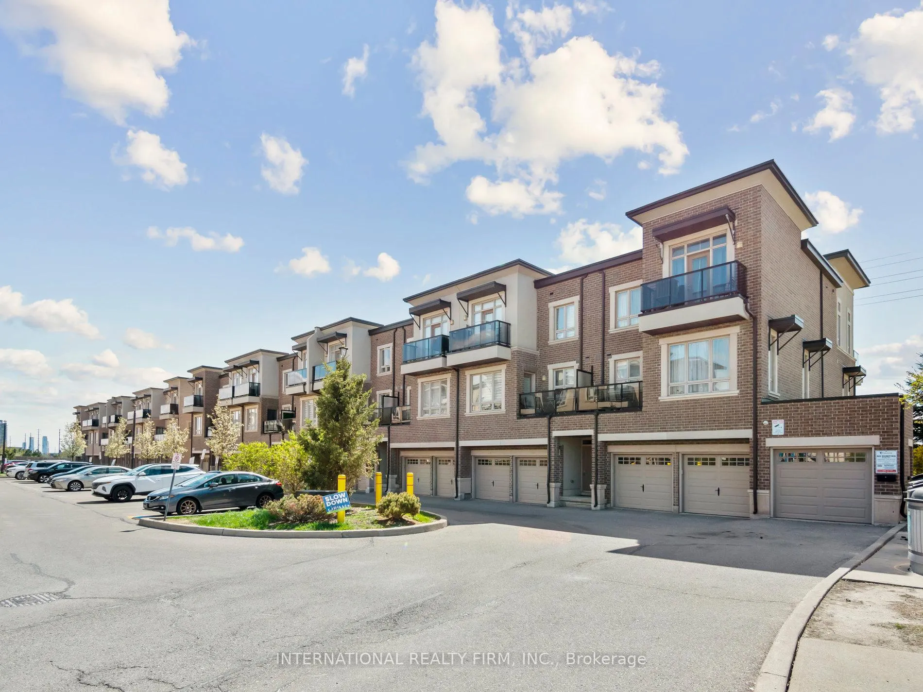 Photo 22 of Unit 14, 9621 Jane Street, Vaughan, Maple — HOMEH