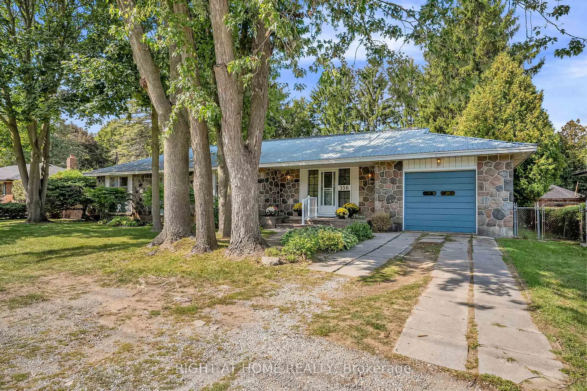 Photo 3 of 356 Conlin Road E, Oshawa, Kedron — HOMEH