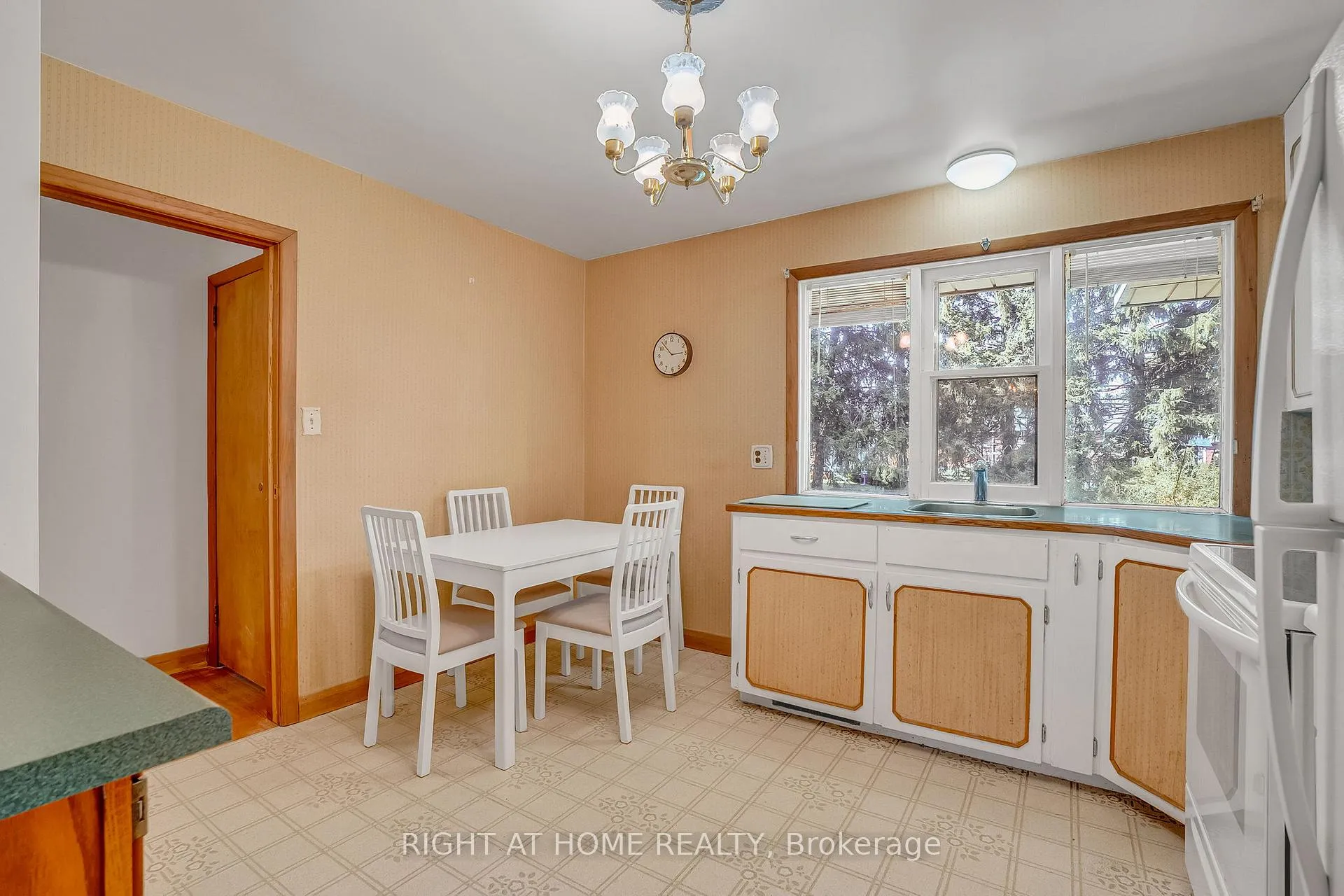 Photo 13 of 356 Conlin Road E, Oshawa, Kedron — HOMEH