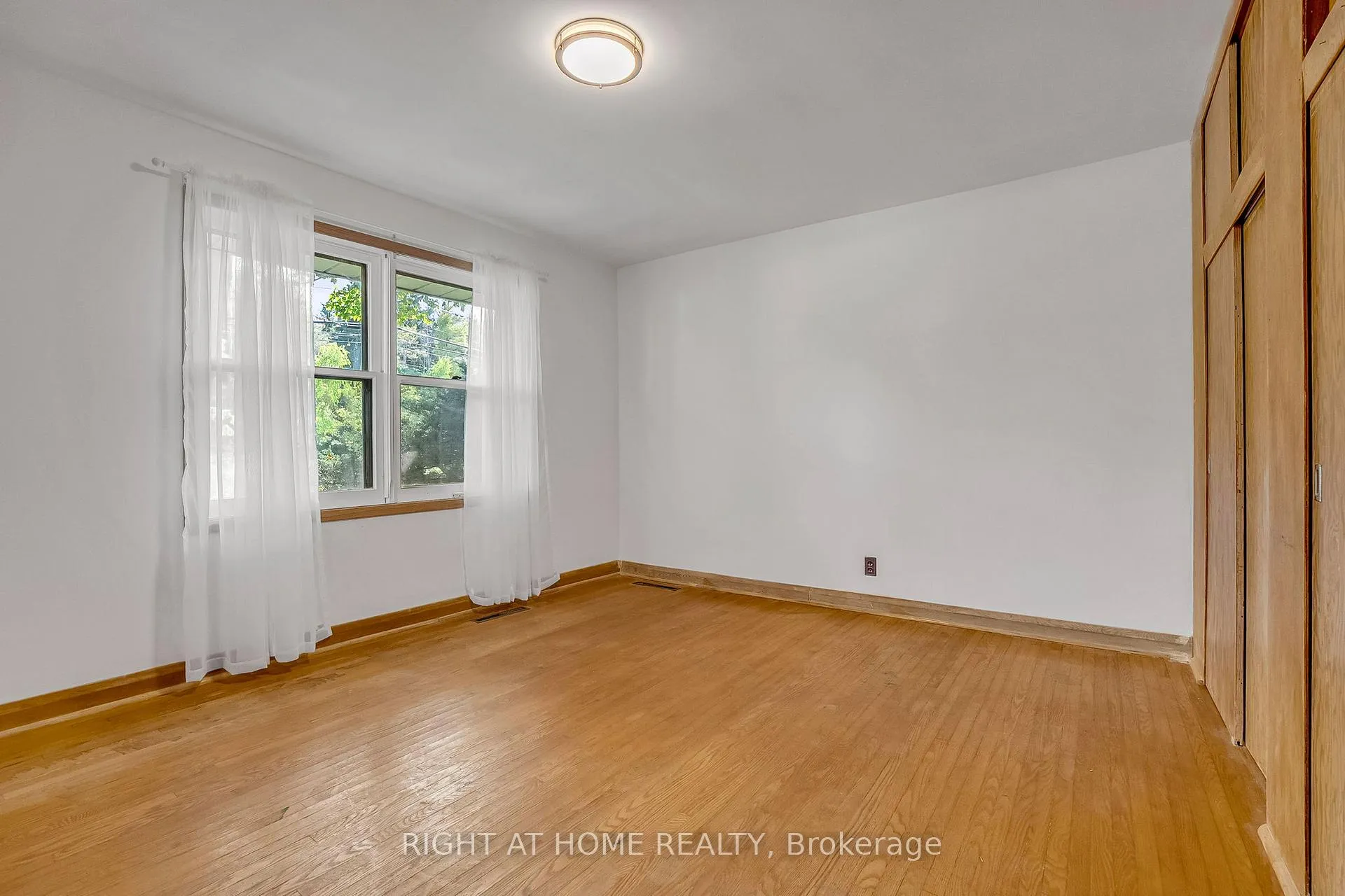 Photo 16 of 356 Conlin Road E, Oshawa, Kedron — HOMEH