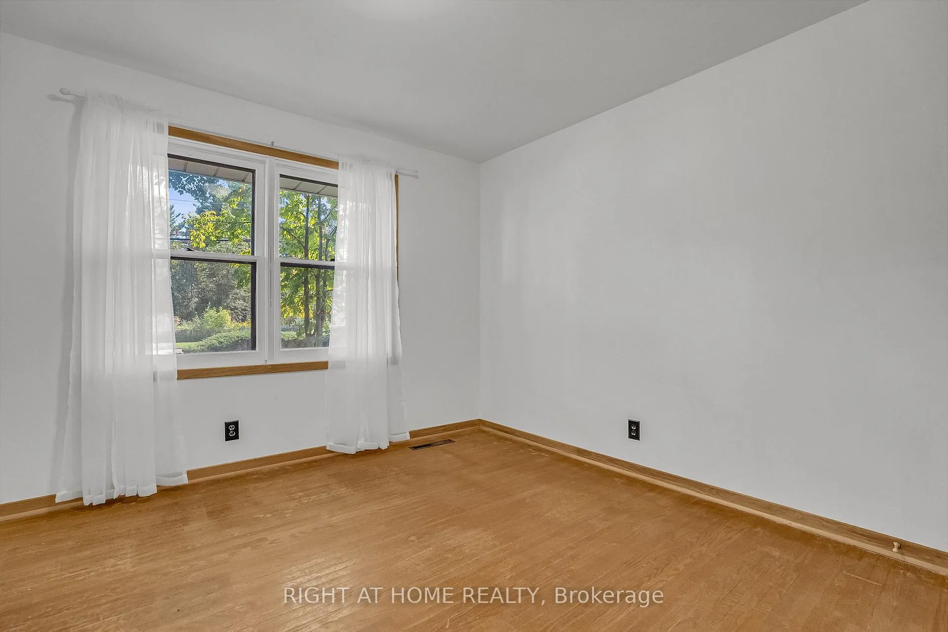 Photo 22 of 356 Conlin Road E, Oshawa, Kedron — HOMEH
