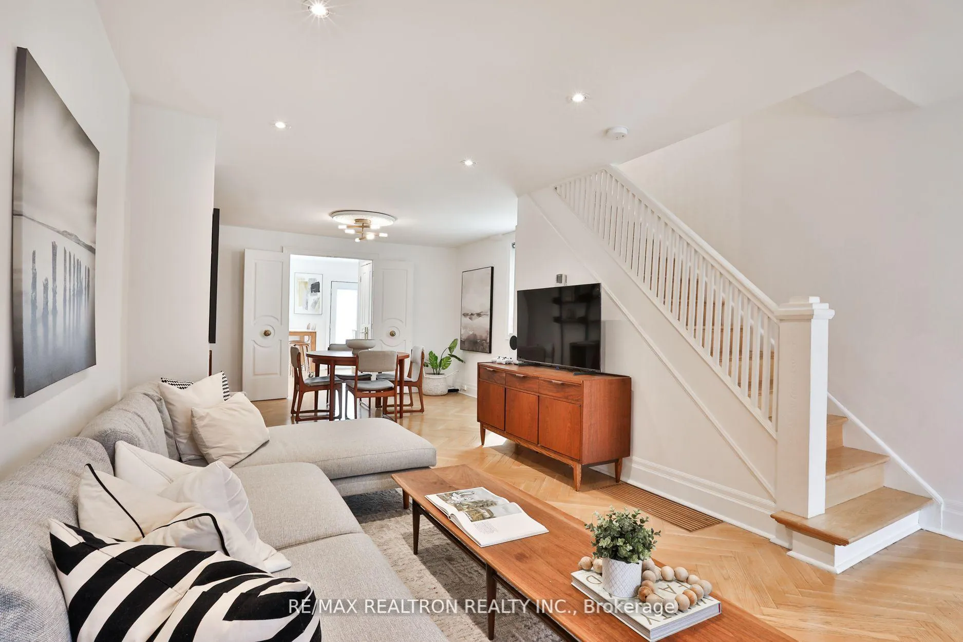 Photo 9 of 337 Winona Drive, Toronto, Oakwood Village — HOMEH