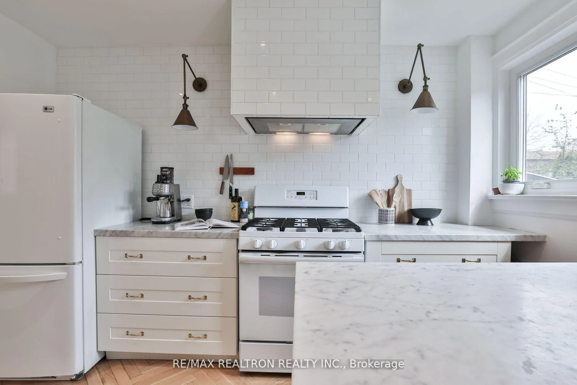 Photo 18 of 337 Winona Drive, Toronto, Oakwood Village — HOMEH