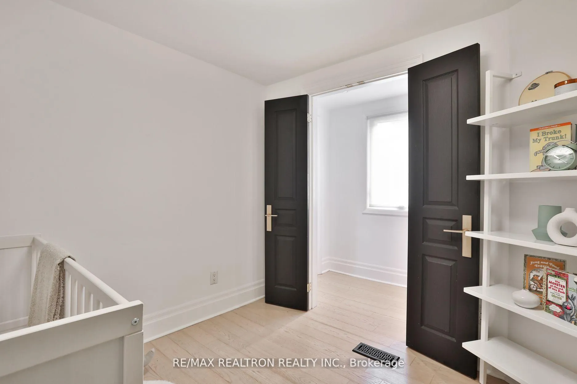 Photo 24 of 337 Winona Drive, Toronto, Oakwood Village — HOMEH