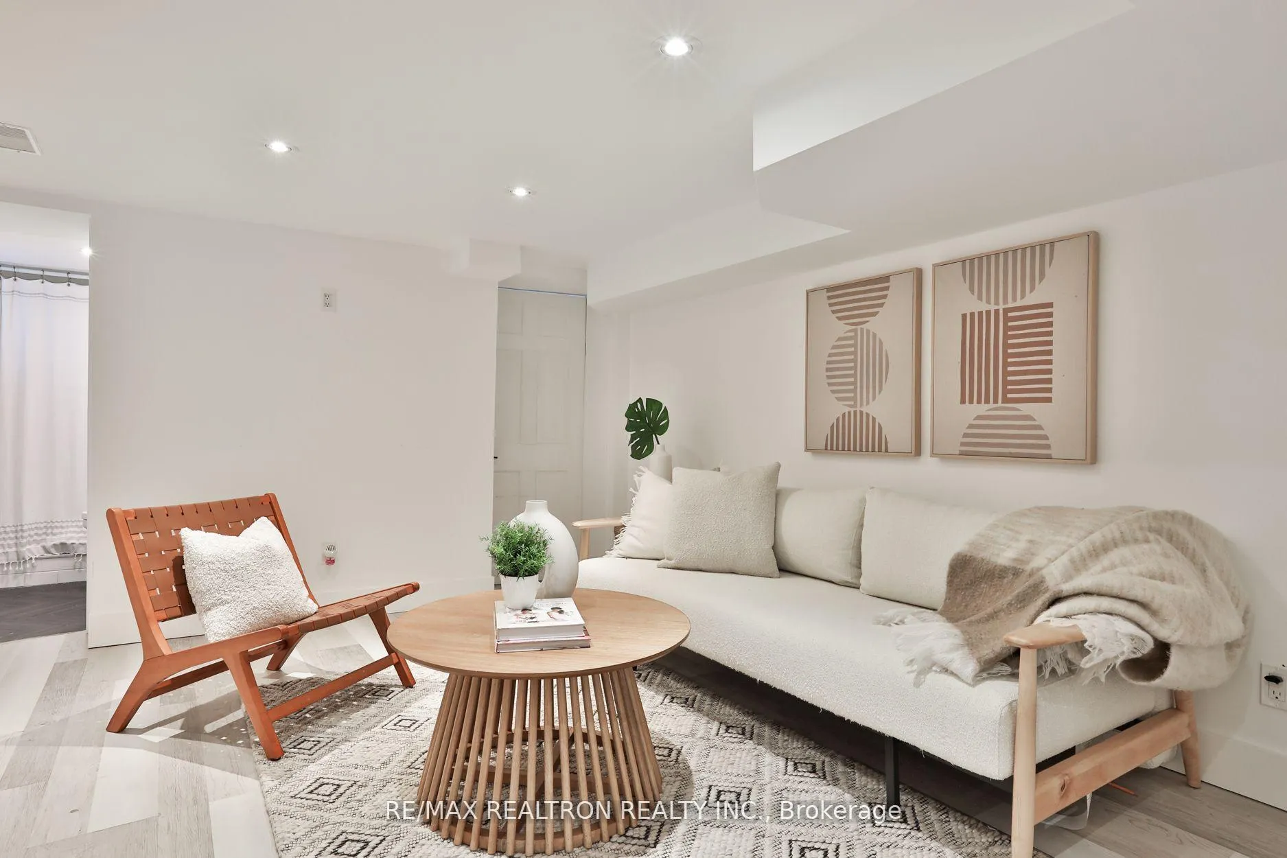 Photo 29 of 337 Winona Drive, Toronto, Oakwood Village — HOMEH